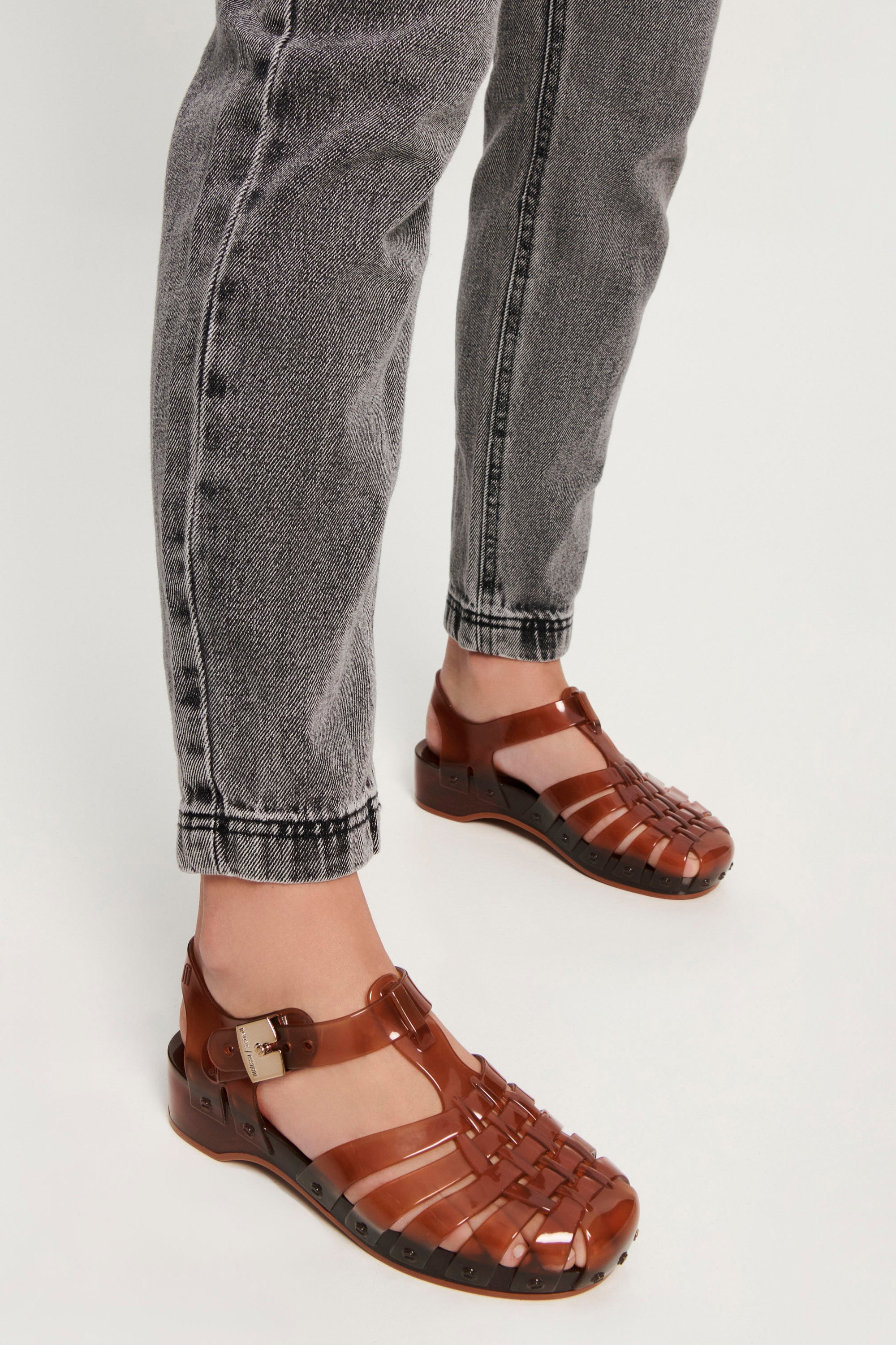 MELISSA POSSESSION PESCURA + SCHOLL AD