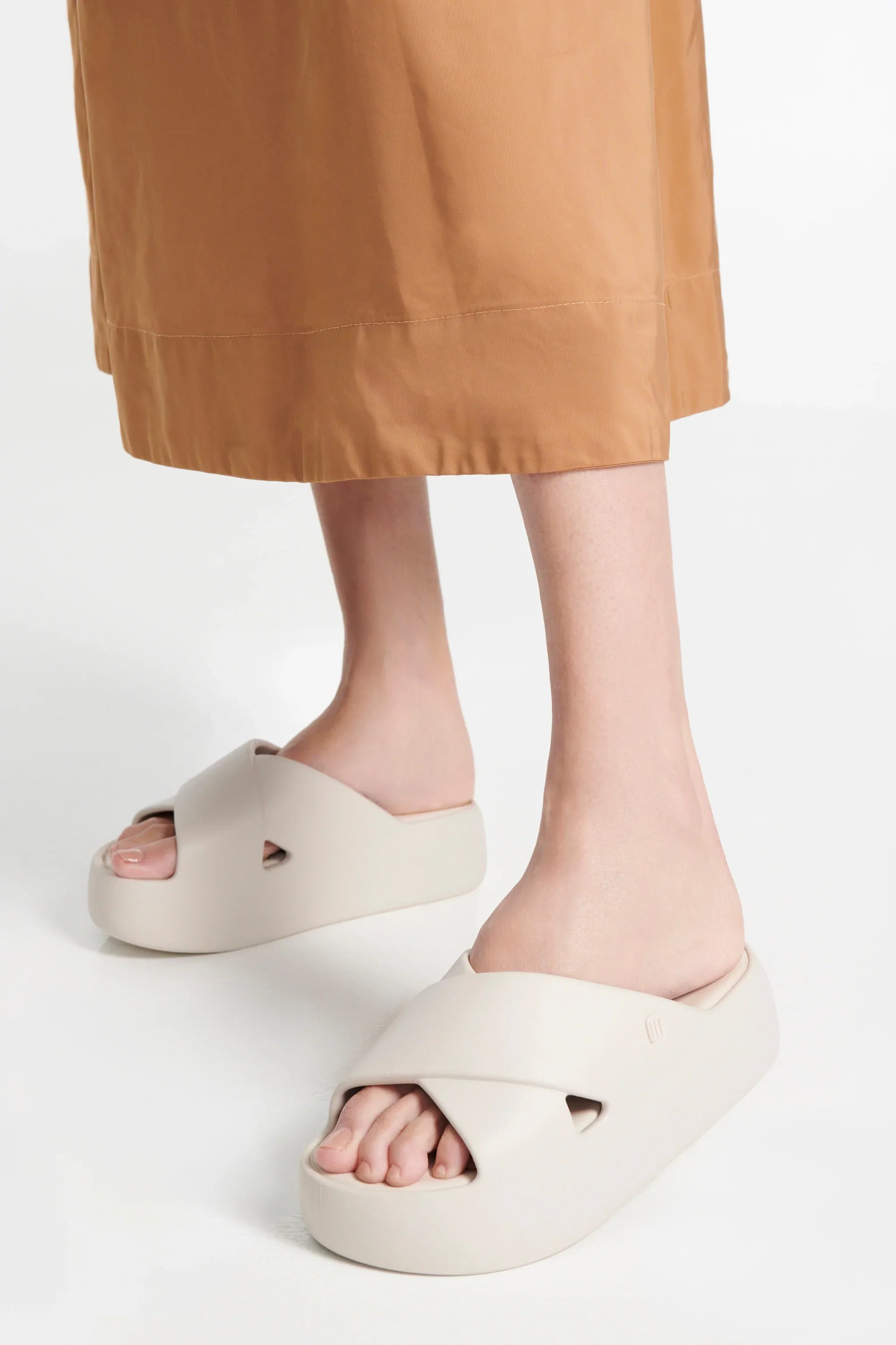 MELISSA FREE CROSS AD รองเท้าแตะ