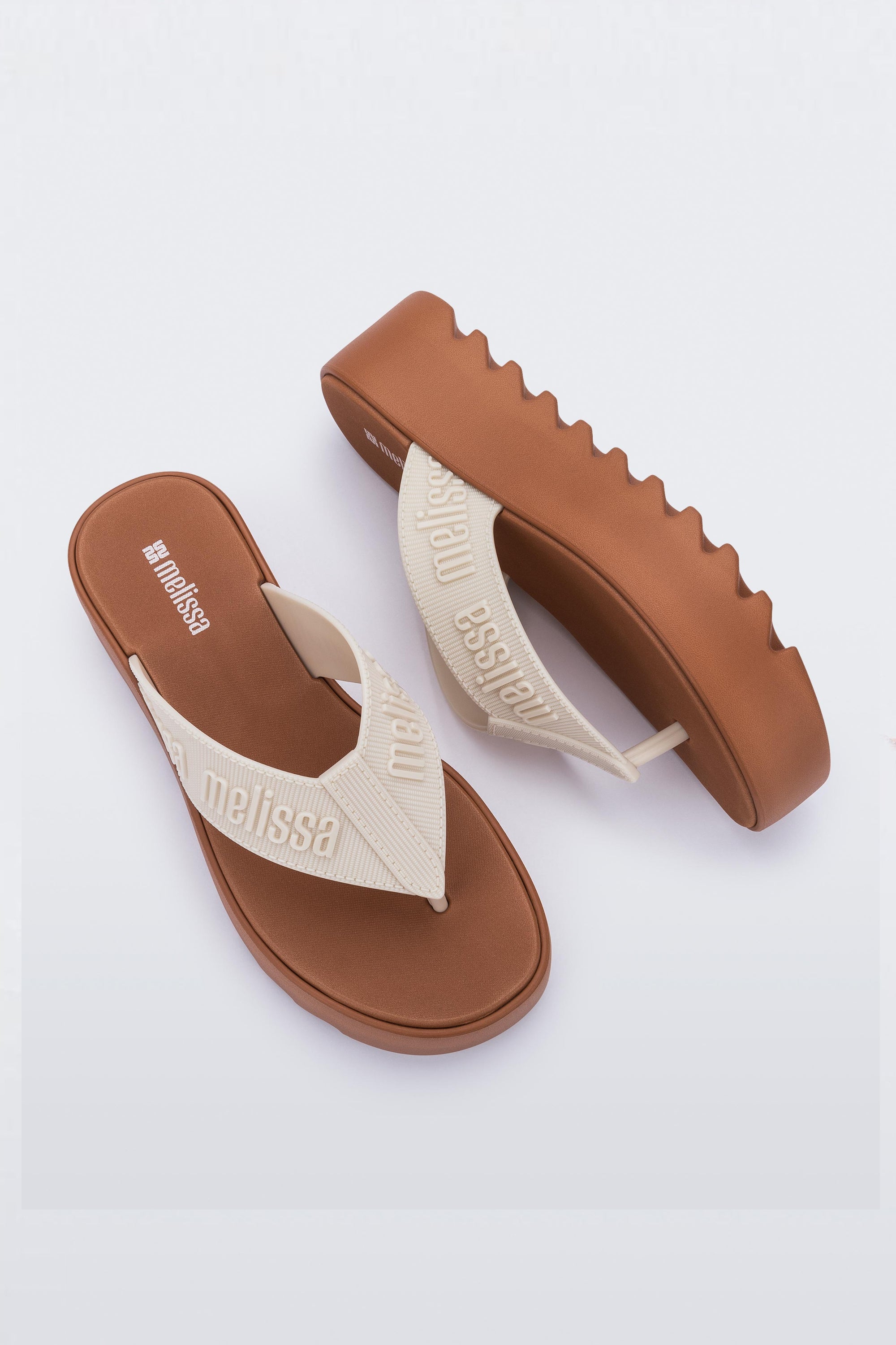 MELISSA M LOVER THONG PLATFORM AD รองเท้าแตะ