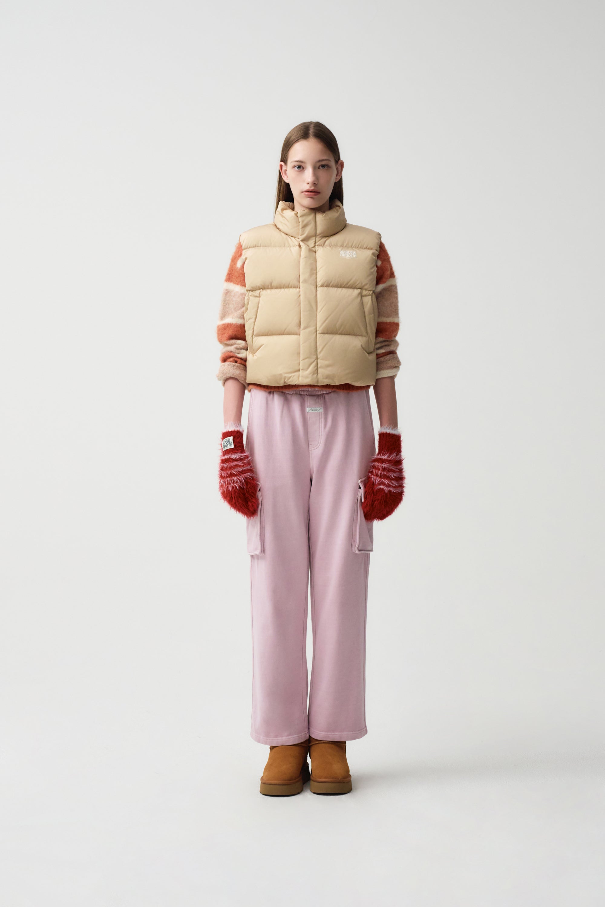 W Classic Logo Duck Down Crop Vest Beige