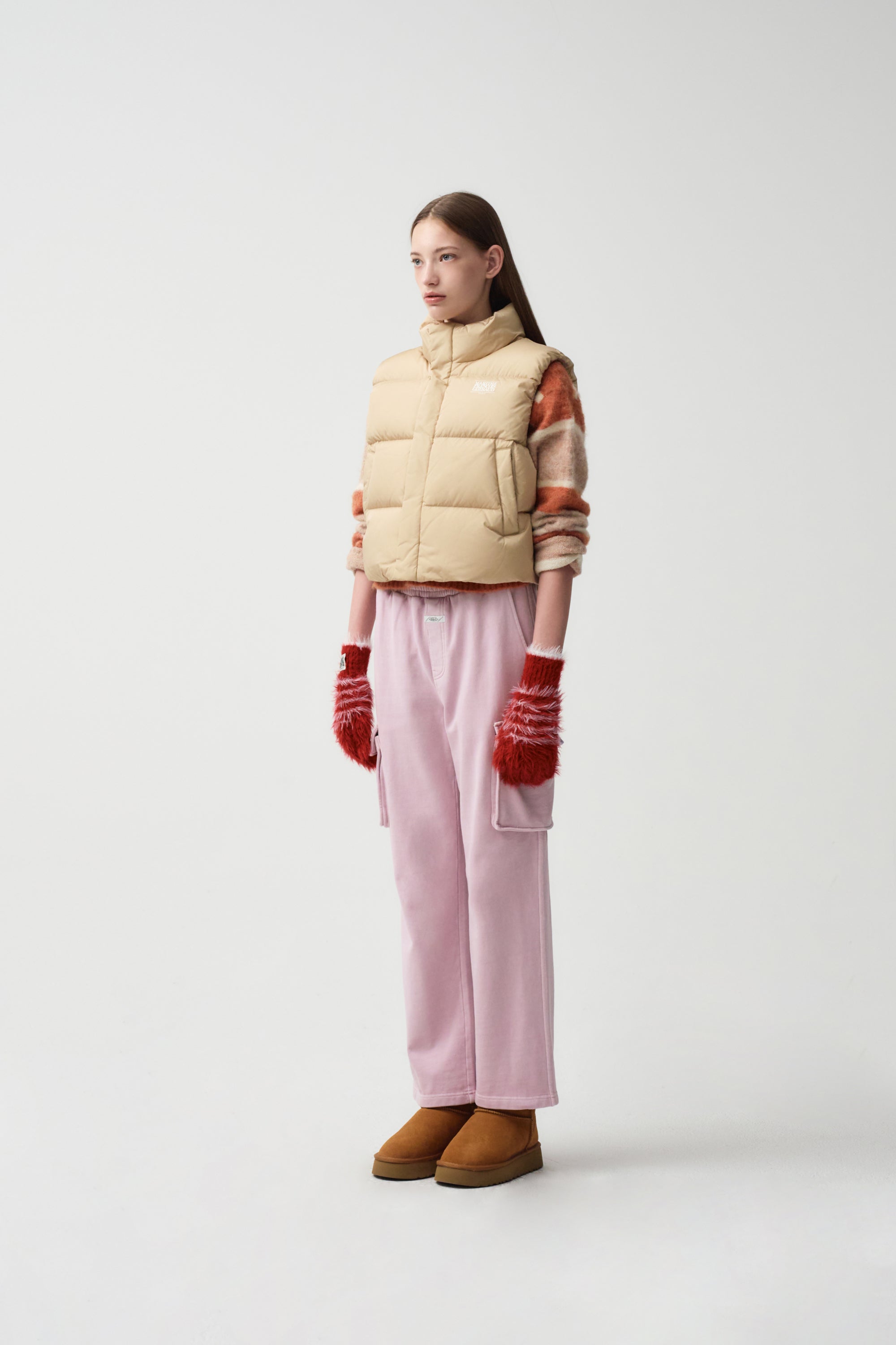 W Classic Logo Duck Down Crop Vest Beige