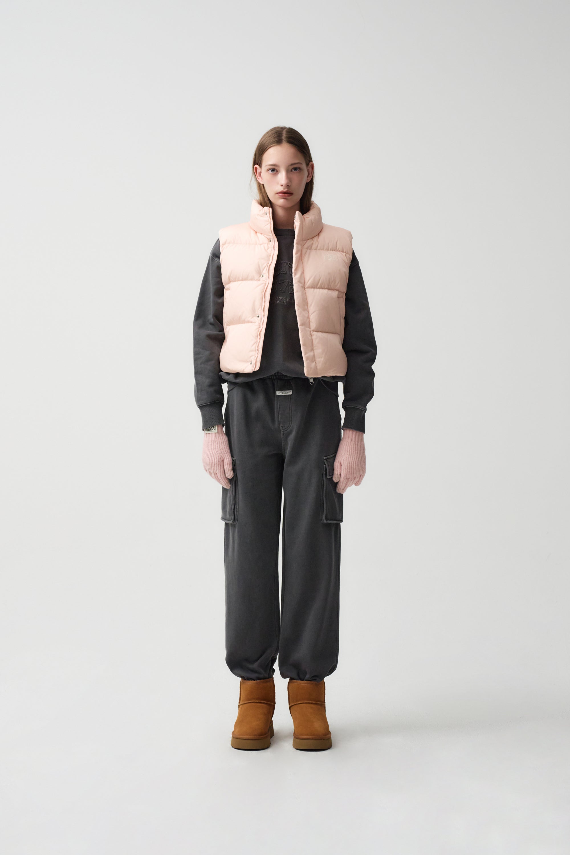 W Classic Logo Duck Down Crop Vest Pink