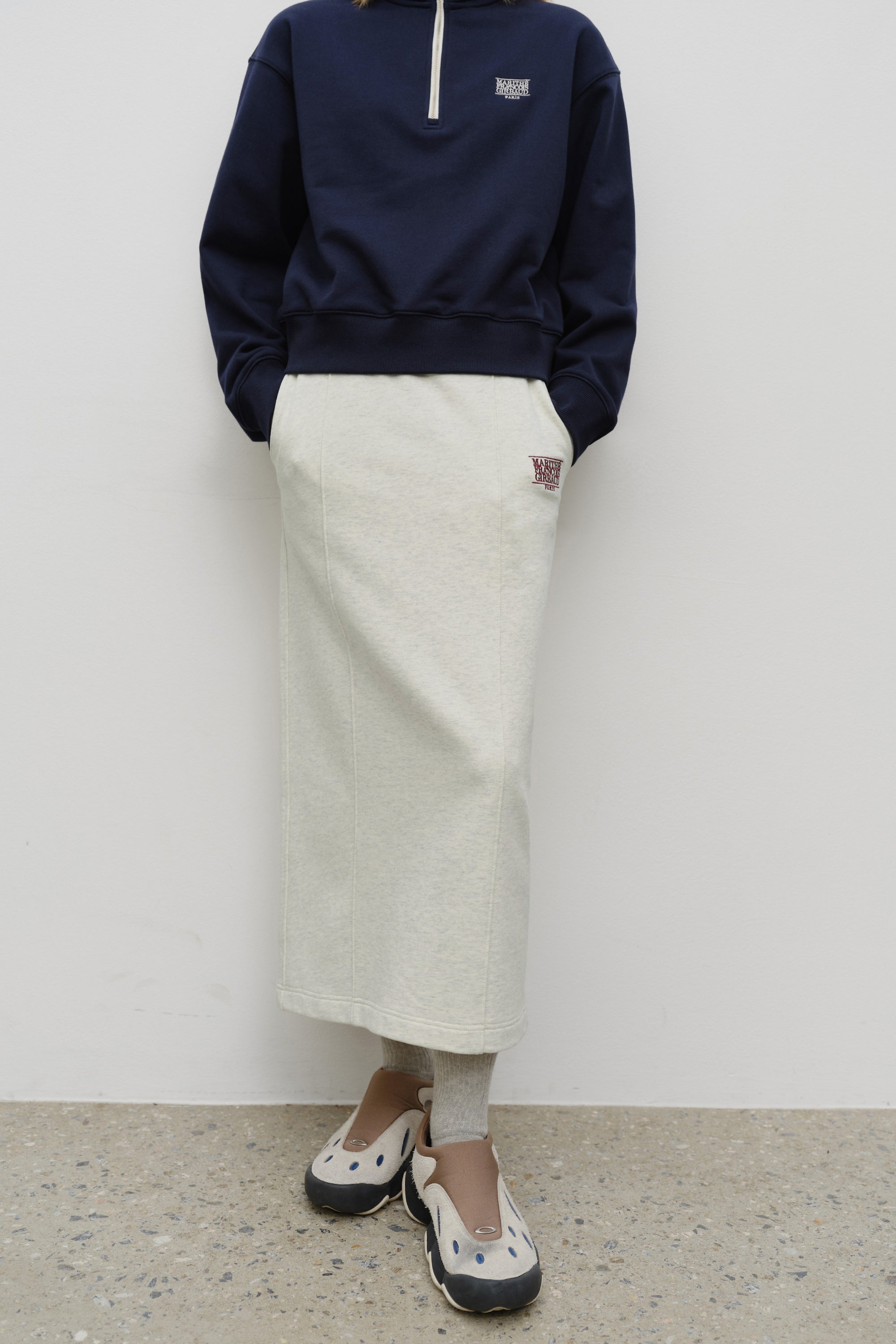 W Embroidery Classic Logo Sweat Skirt Oatmeal