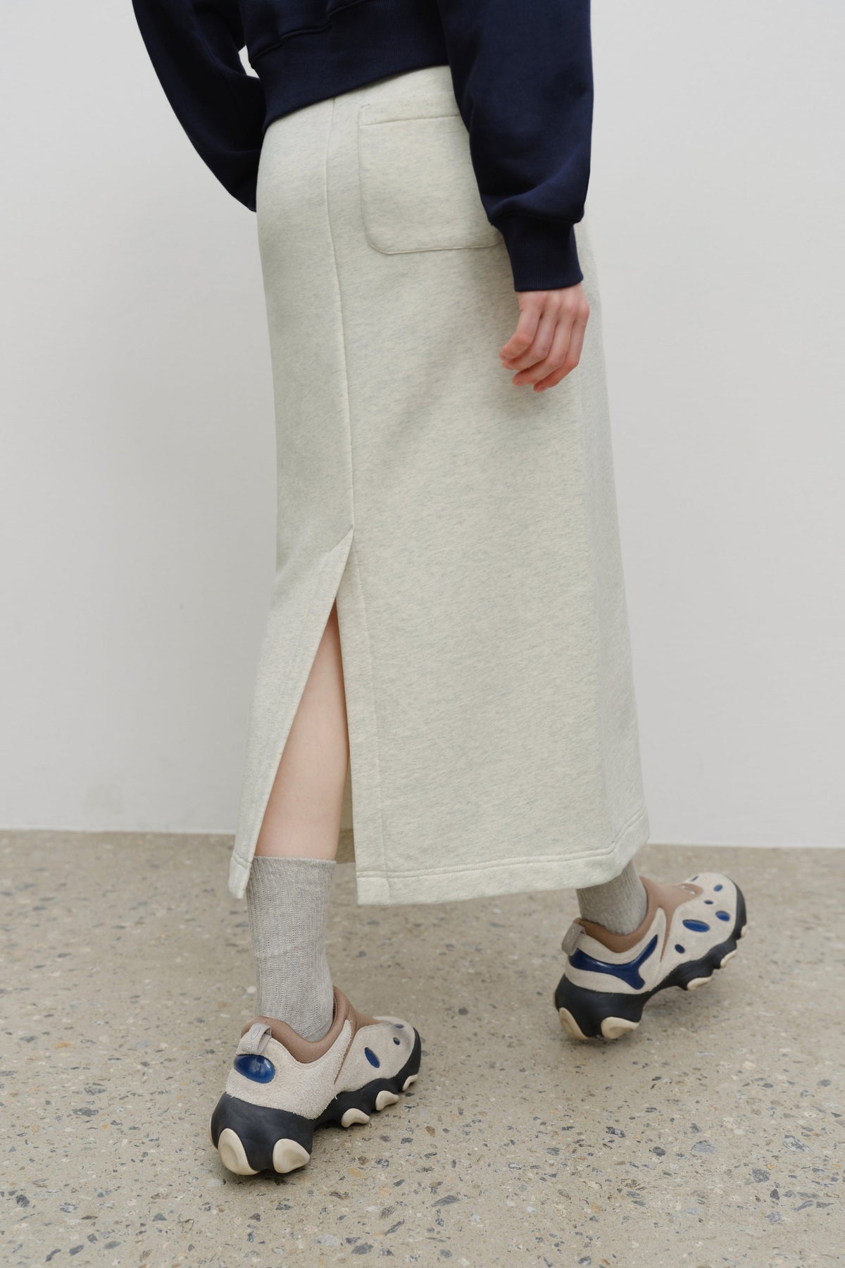 W Embroidery Classic Logo Sweat Skirt Oatmeal