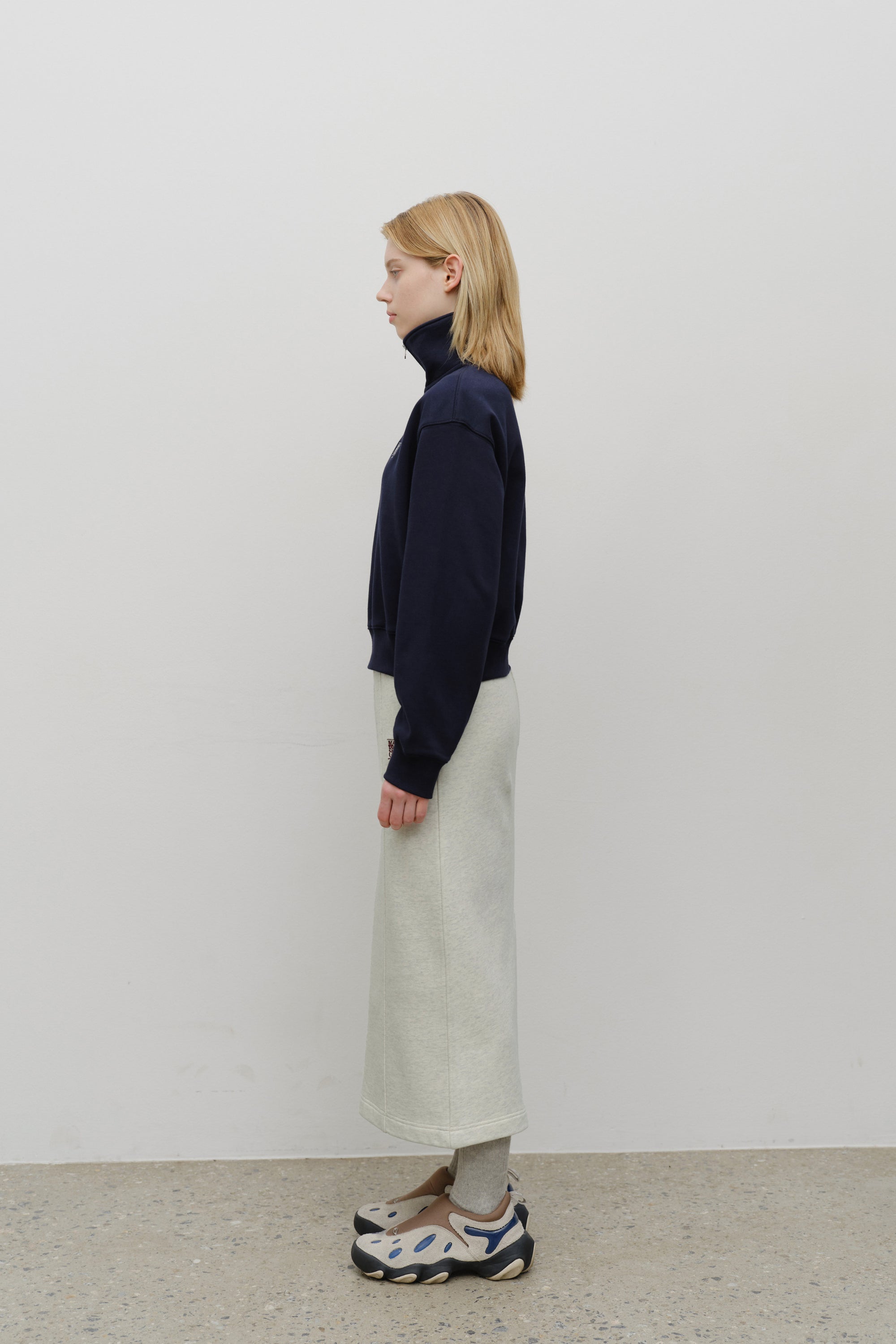 W Embroidery Classic Logo Sweat Skirt Oatmeal