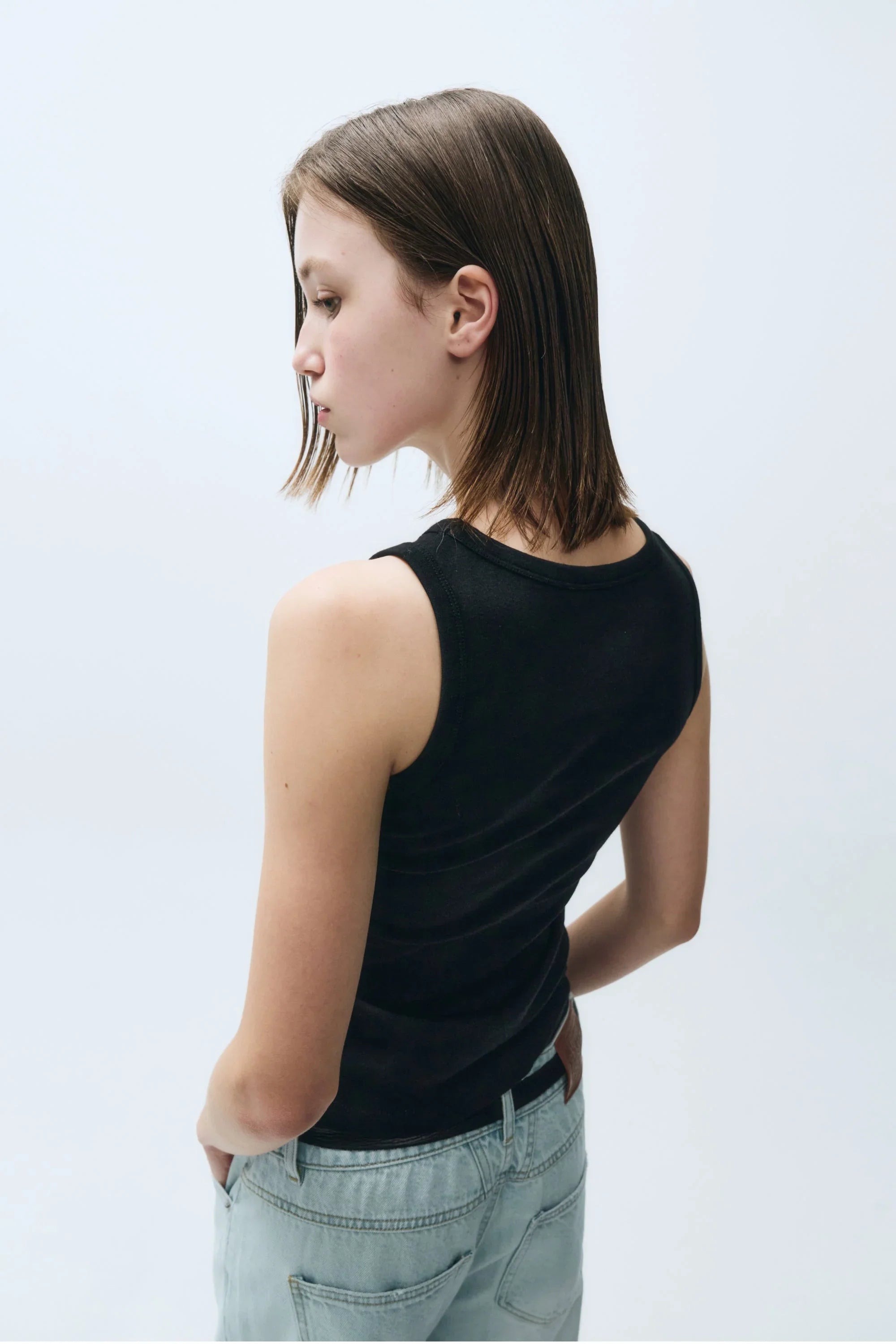 W Basic Sleeveless Black