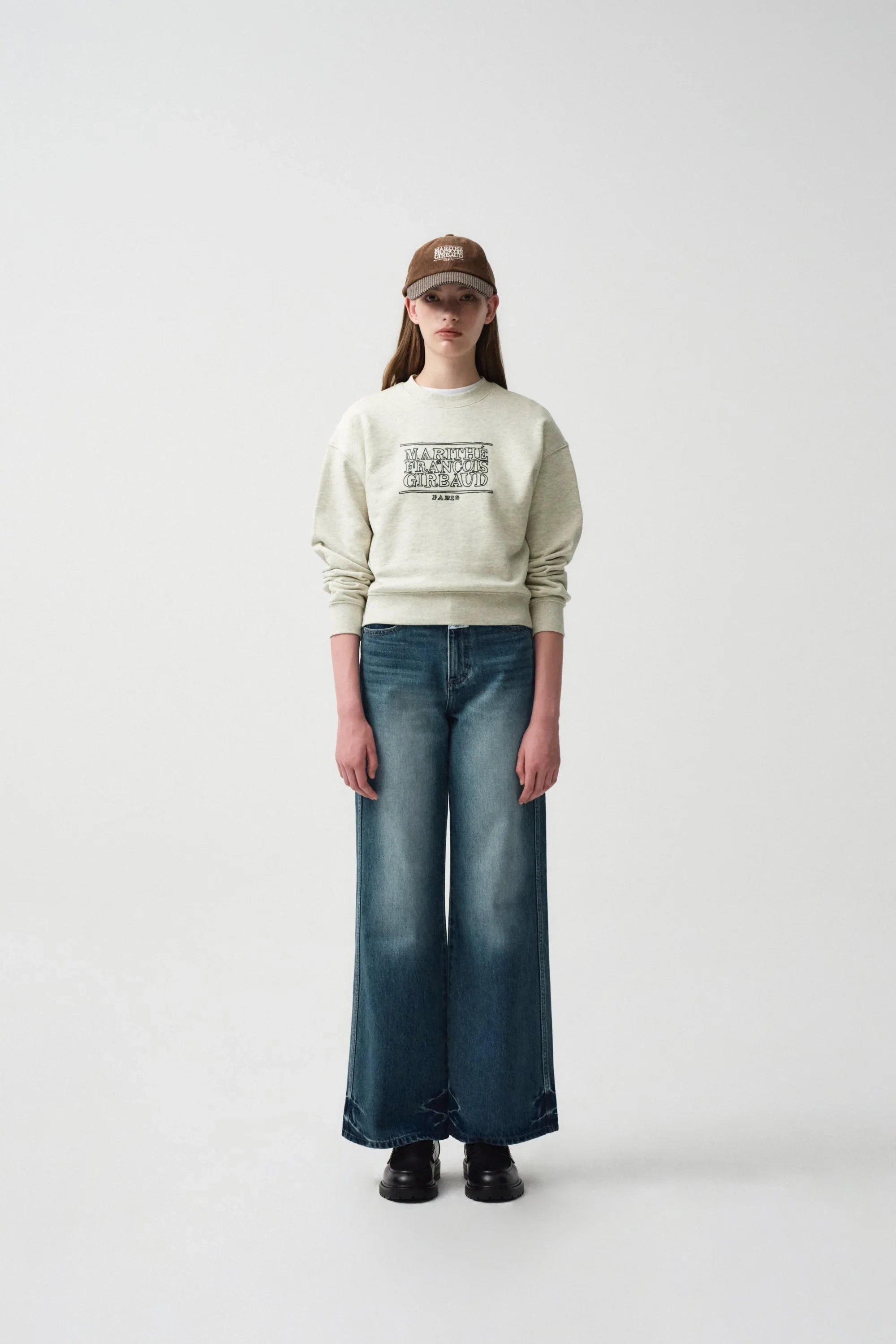 W Doodle Logo Crop Sweatshirt Oatmeal