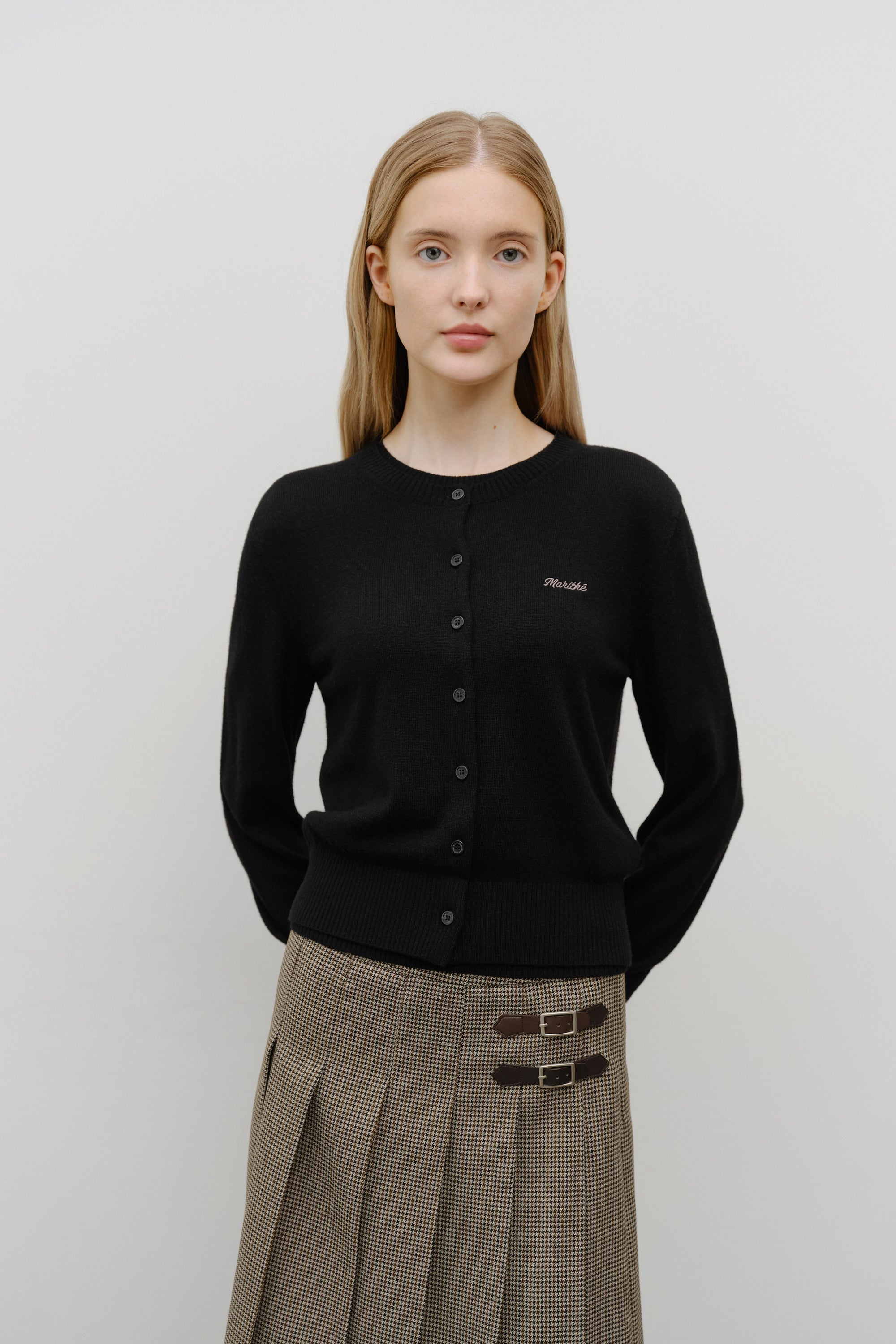 W Half Knit Round Neck Cardigan Set Up Black