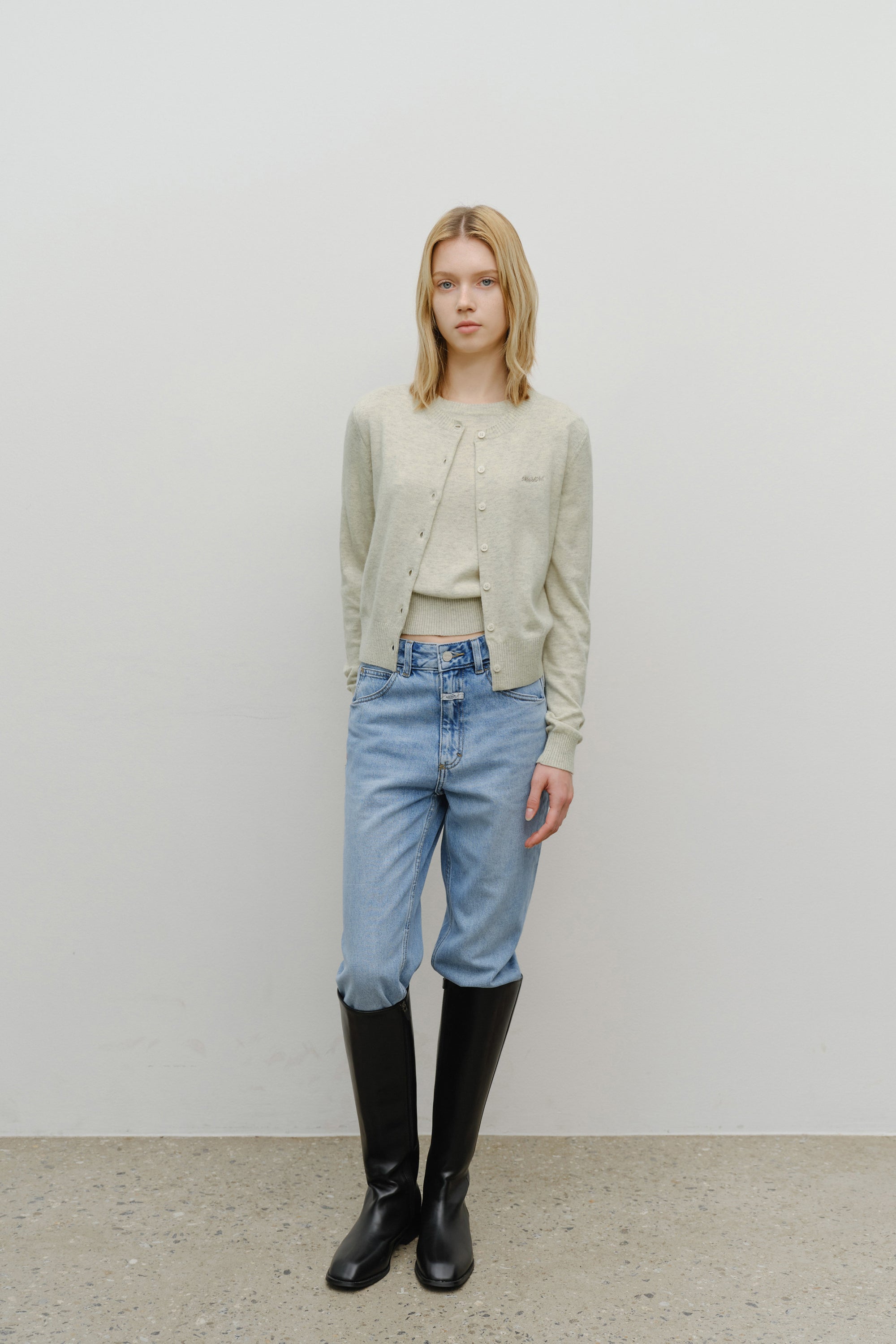 W Half Knit Round Neck Cardigan Set Up Oatmeal