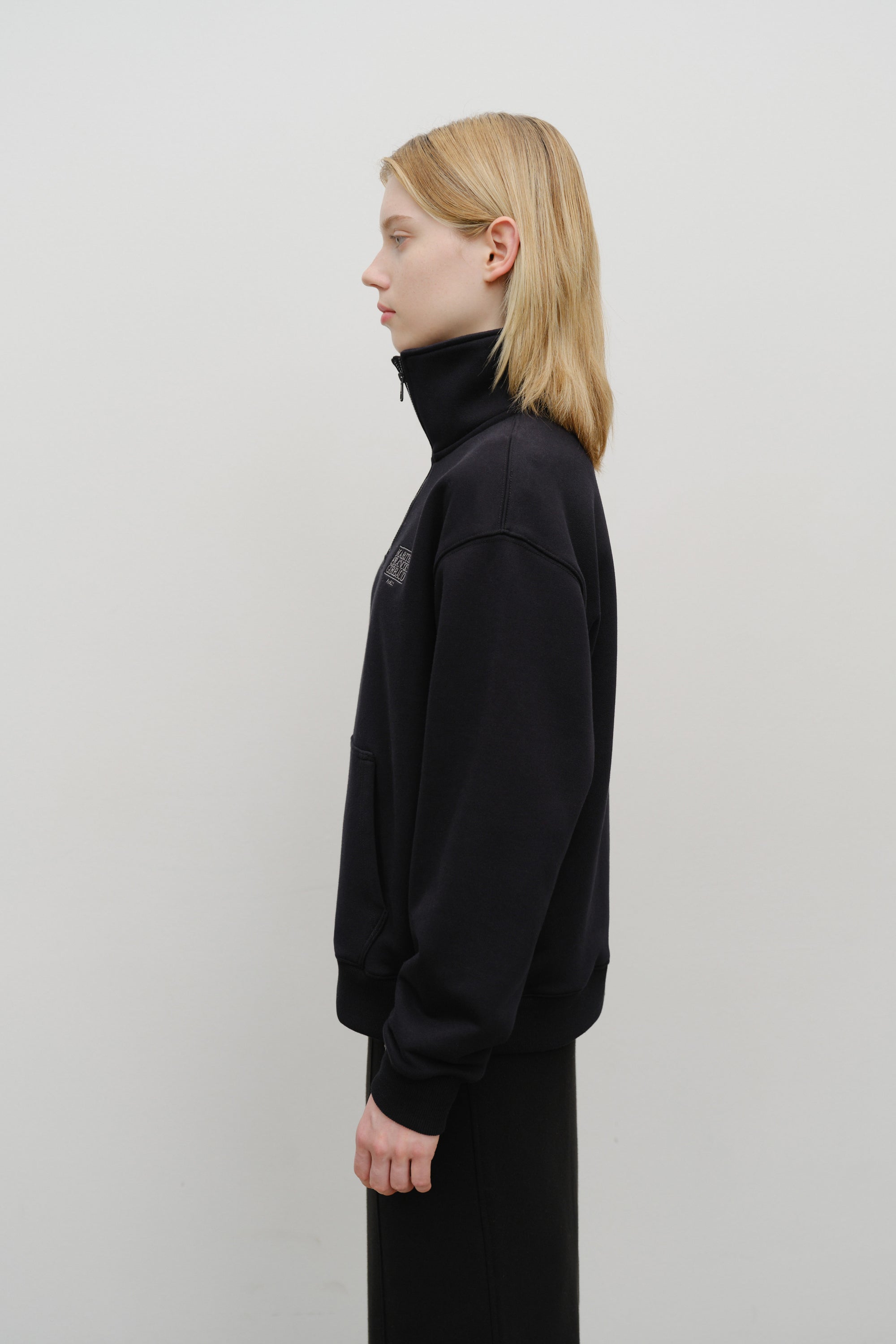 Classic Logo Half Zipup Sweatshirt Black