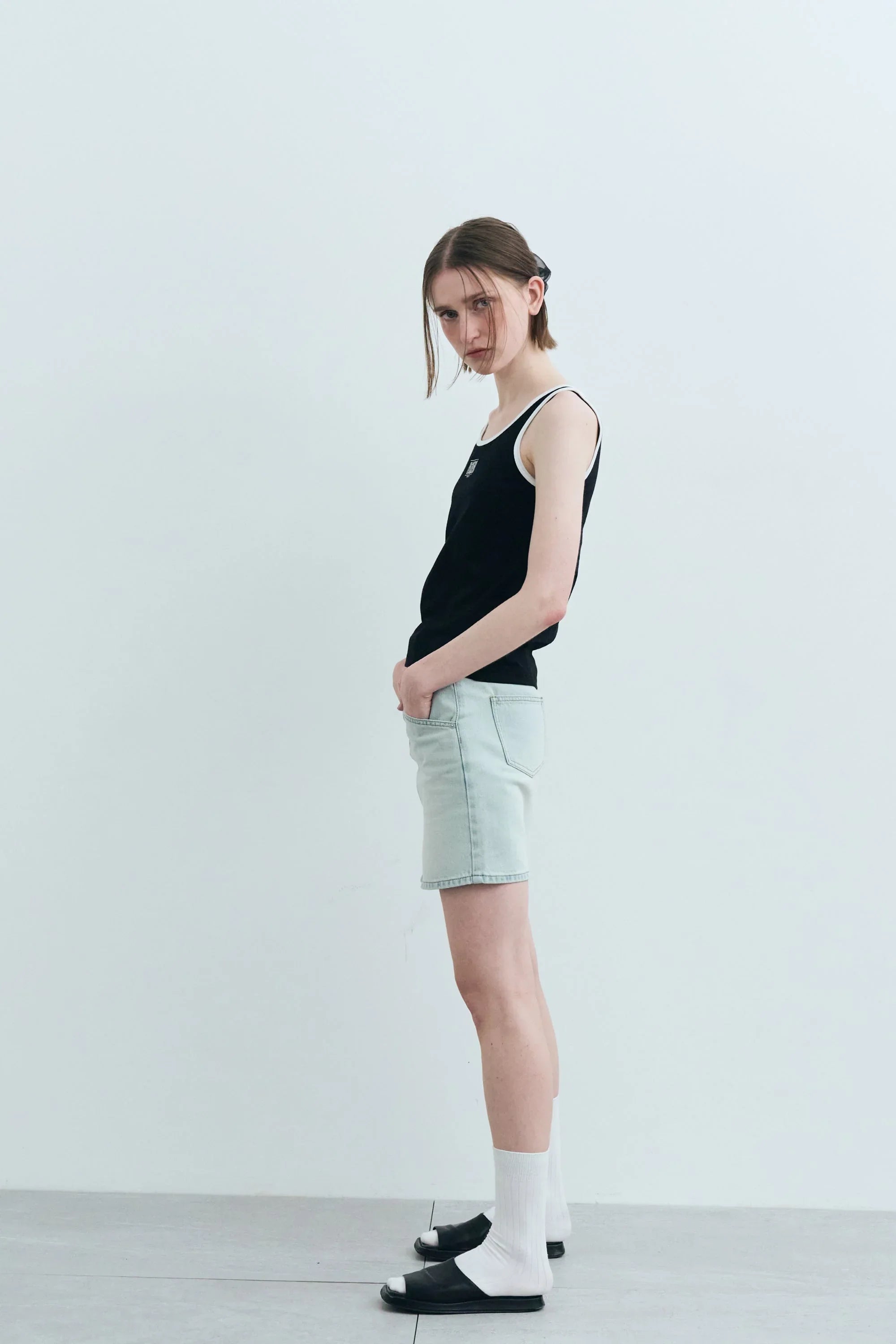 W Classic Logo Sleeveless Black