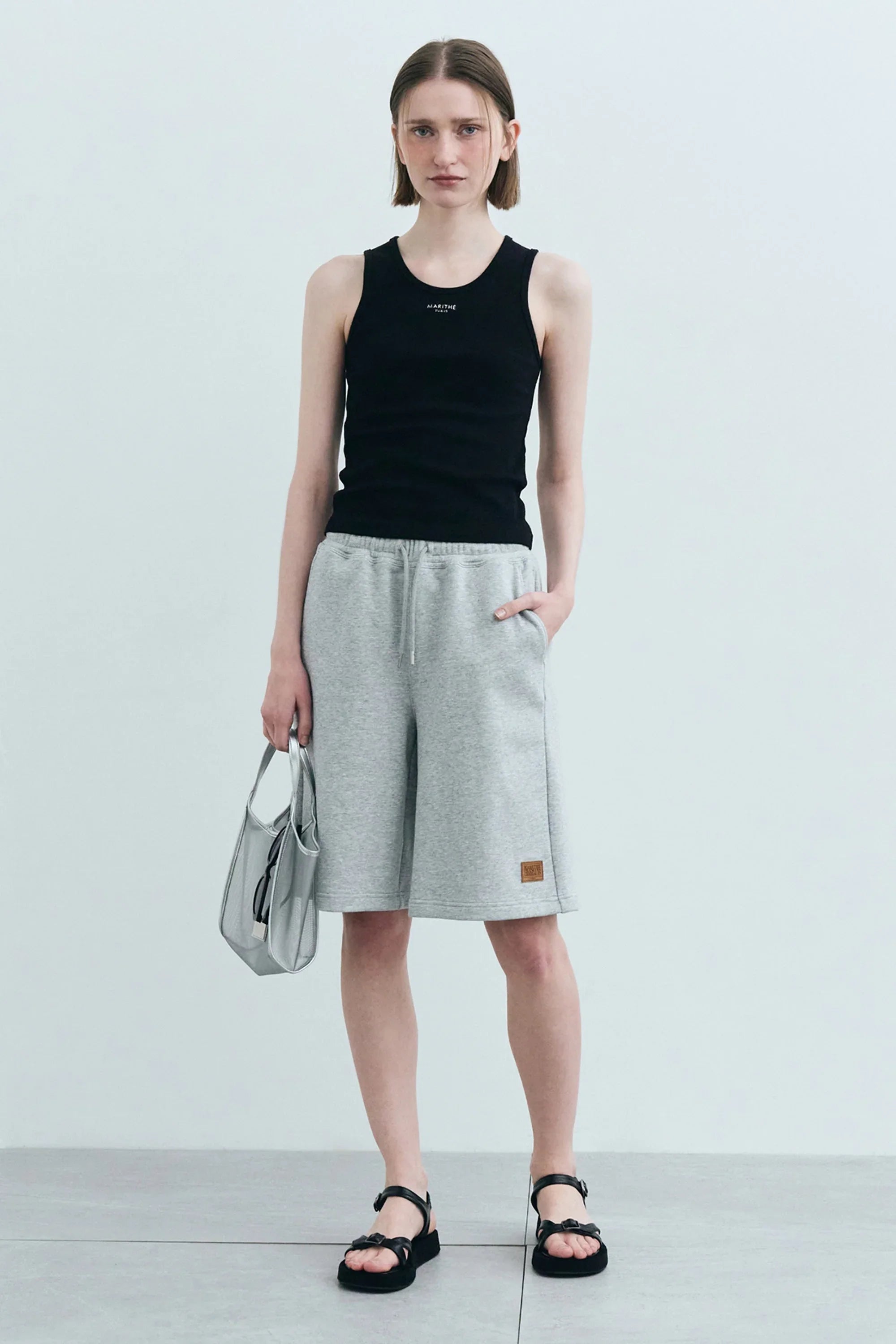 W U Neck Sleeveless Black