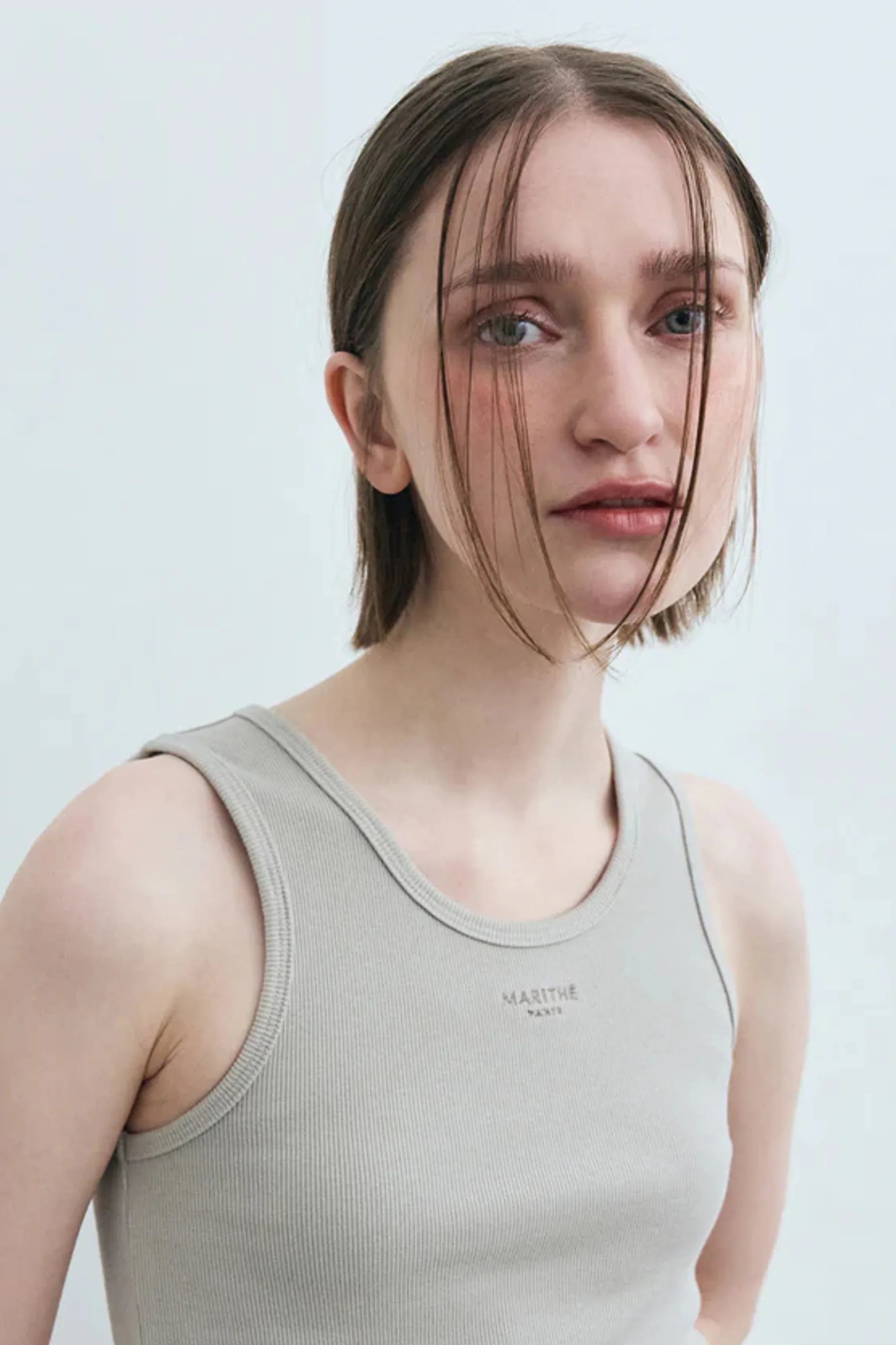 W U Neck Sleeveless Light Beige