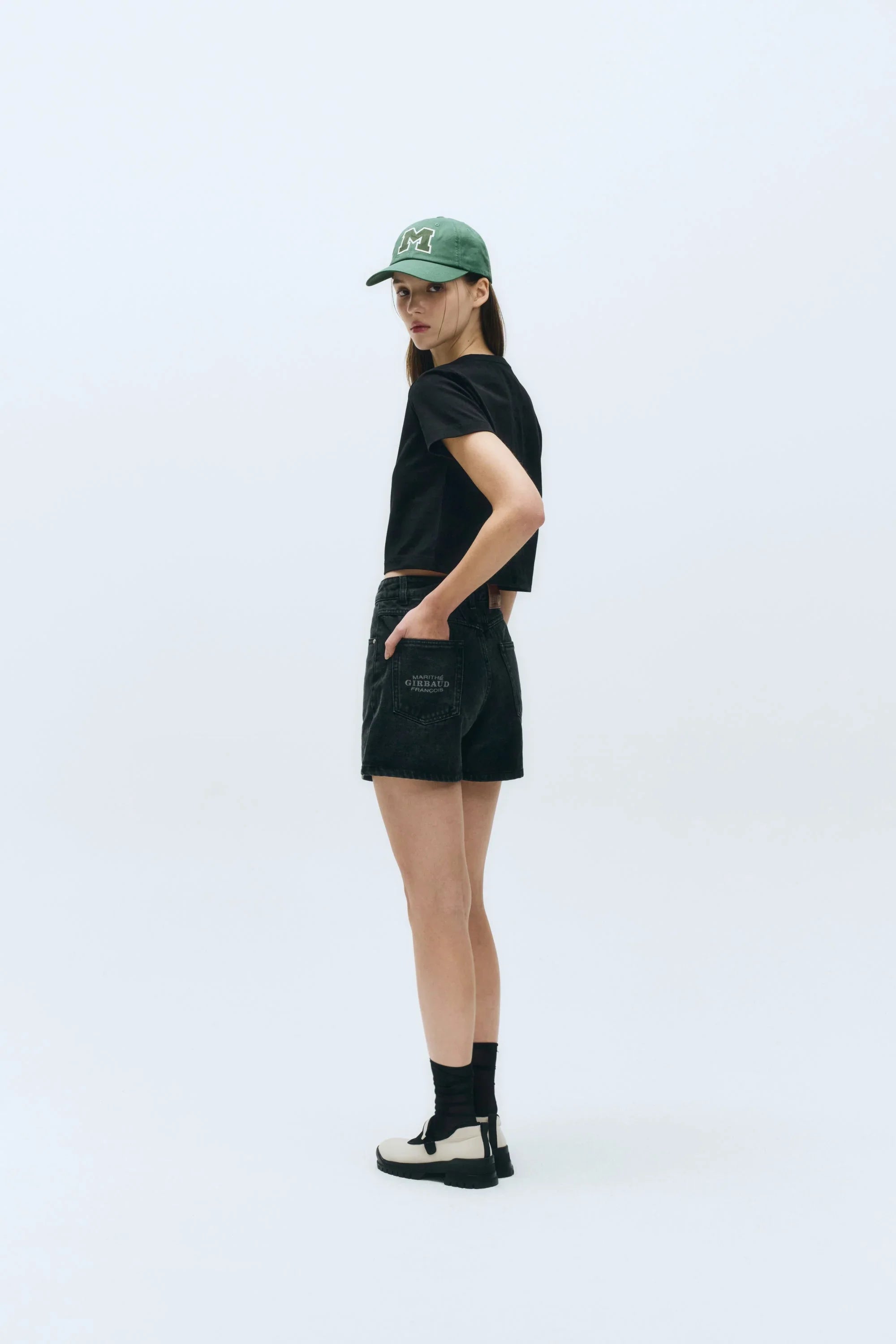 W Lettering Crop Tee Black