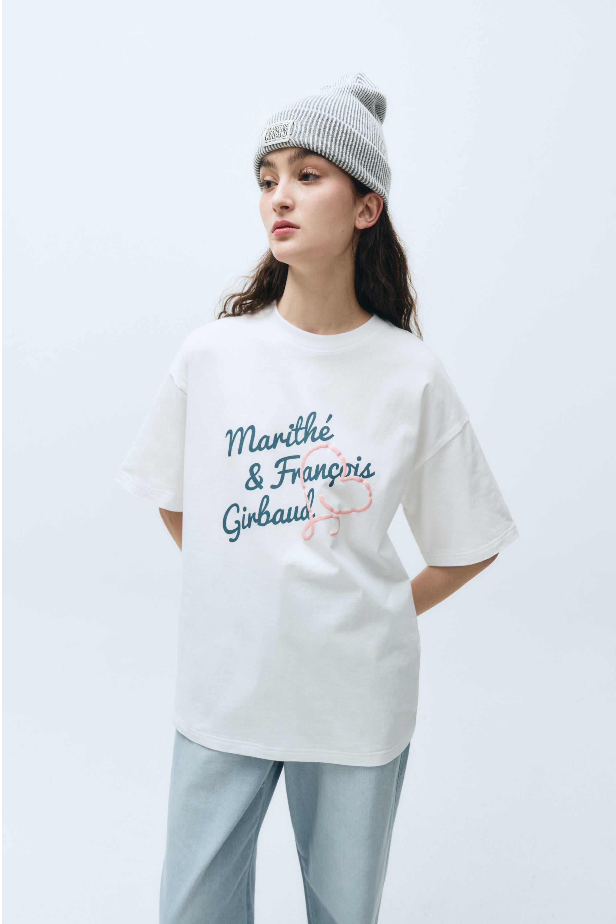 W Over Fit Hand Logo Heart Tee White