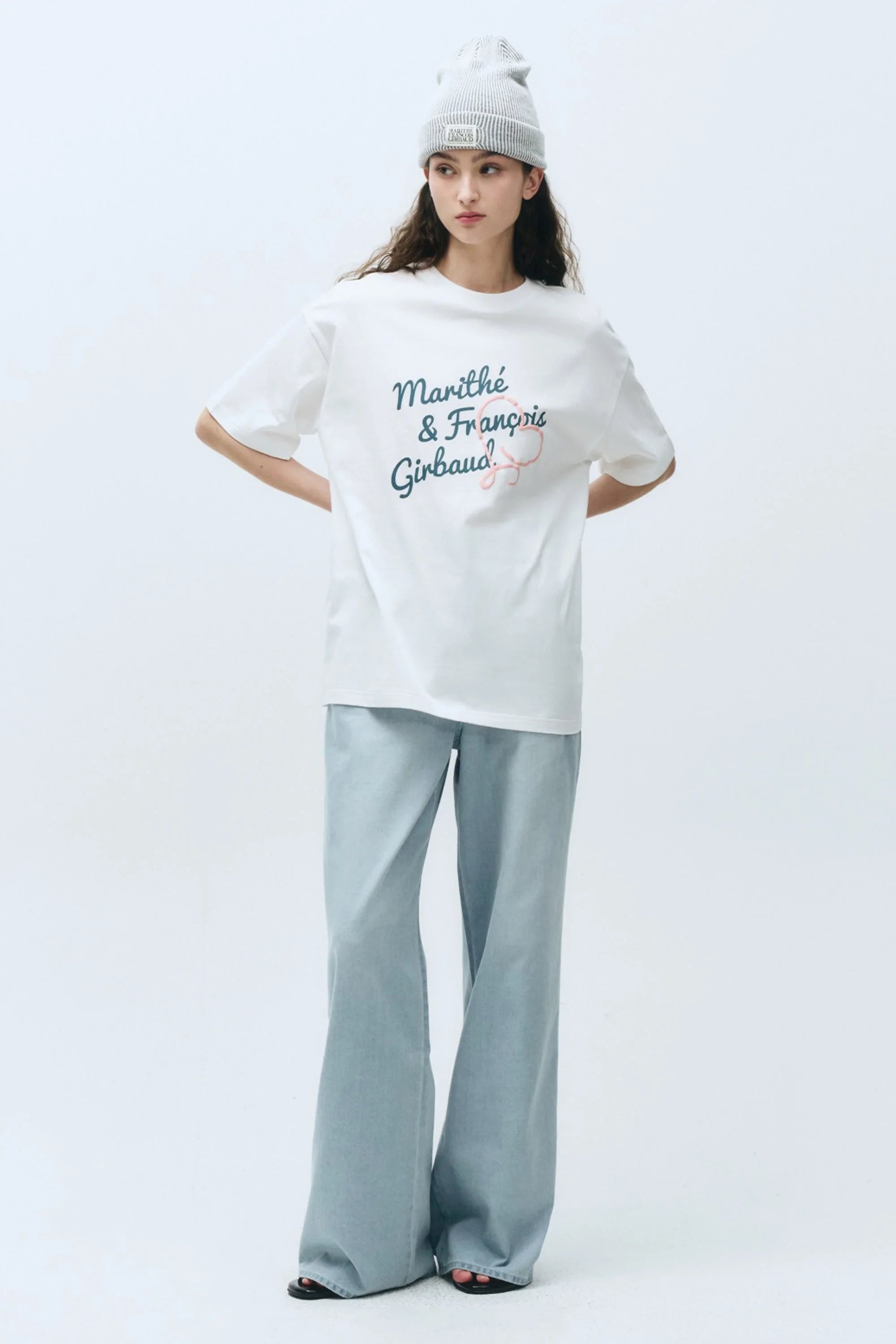 W Over Fit Hand Logo Heart Tee White