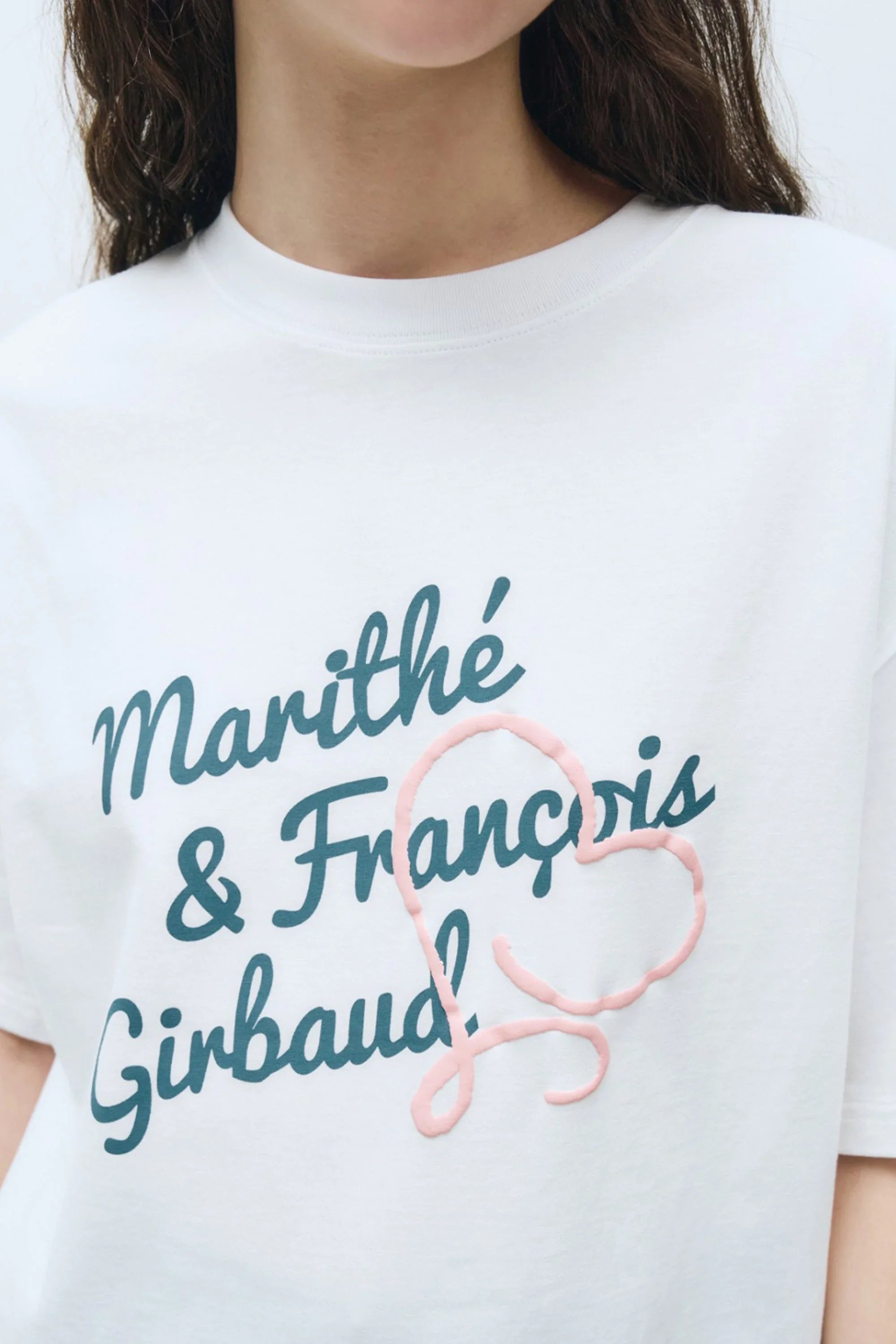 W Over Fit Hand Logo Heart Tee White