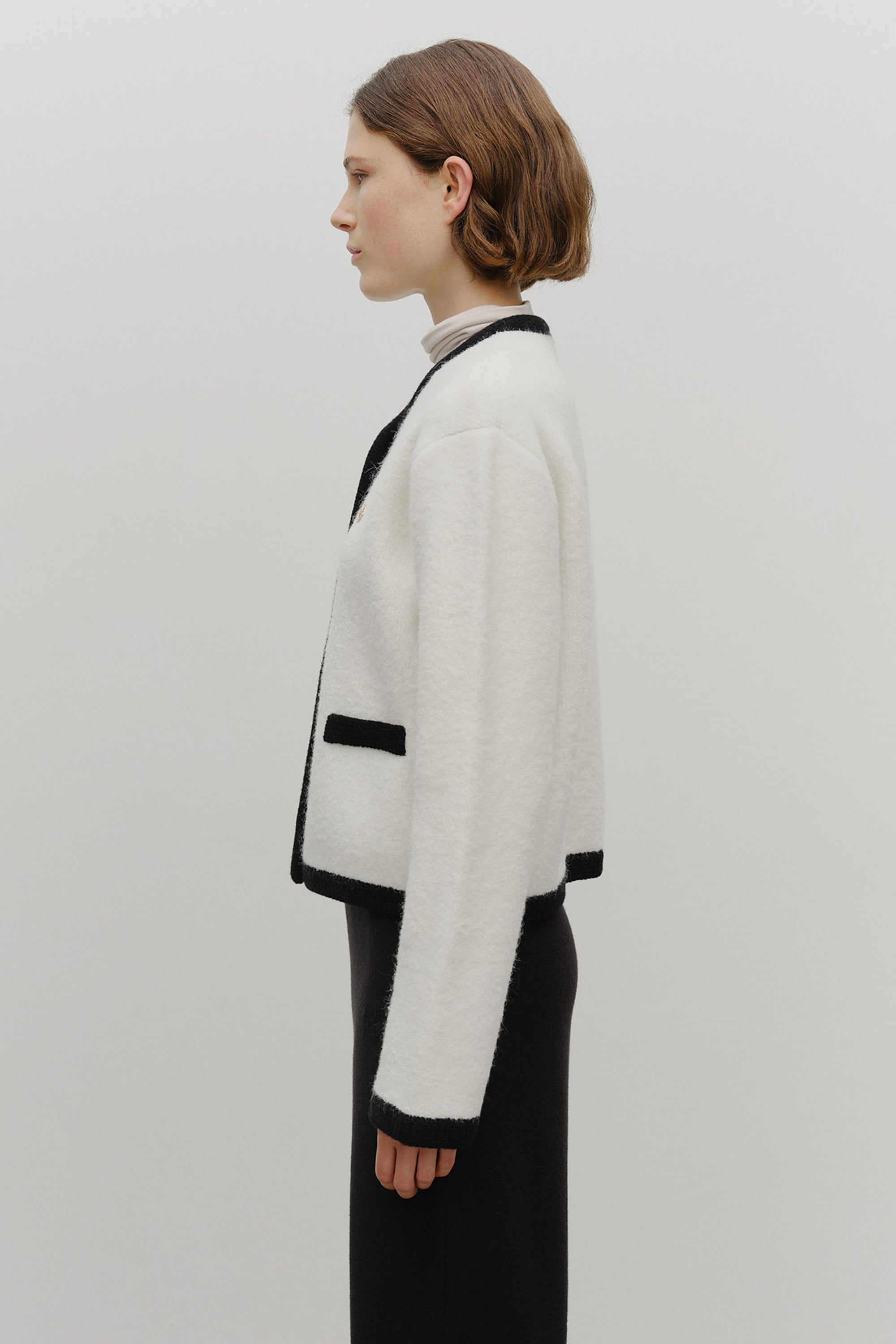 W Boucle Knit Round Neck Cardigan Ivory