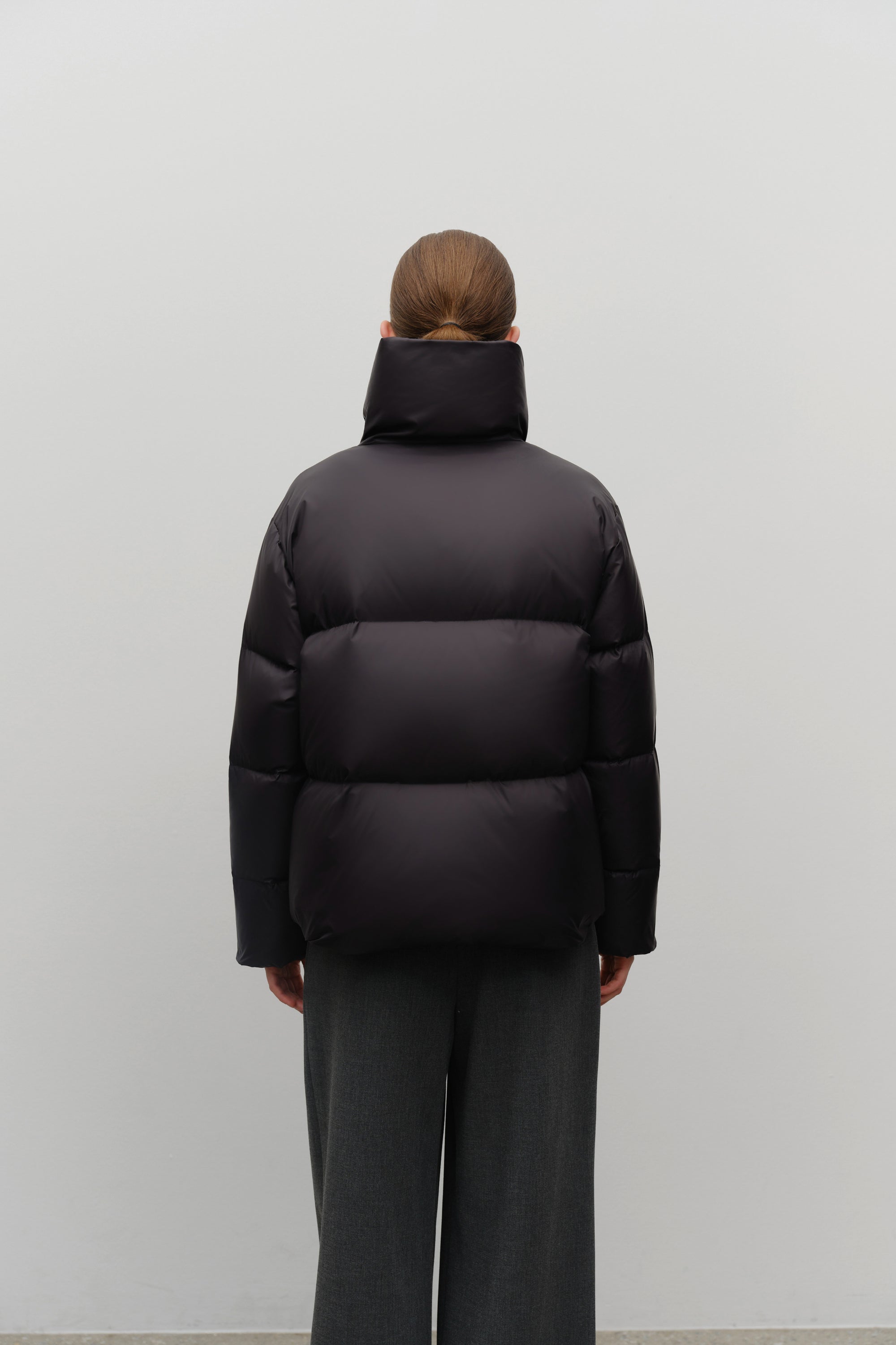 W Wide Collar Down Jacket Black