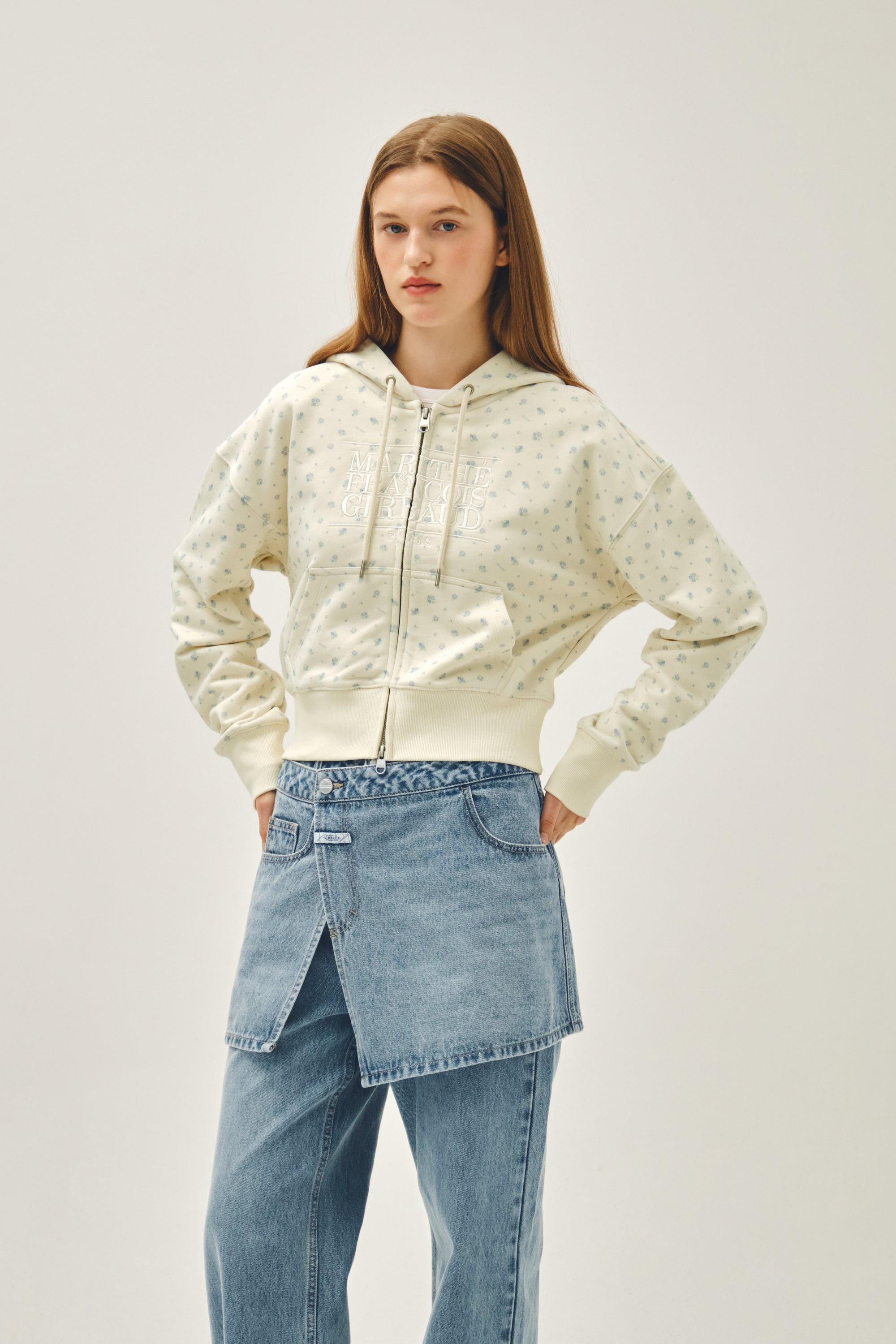 W Classic Logo Crop Hoodie Zipup Ivory