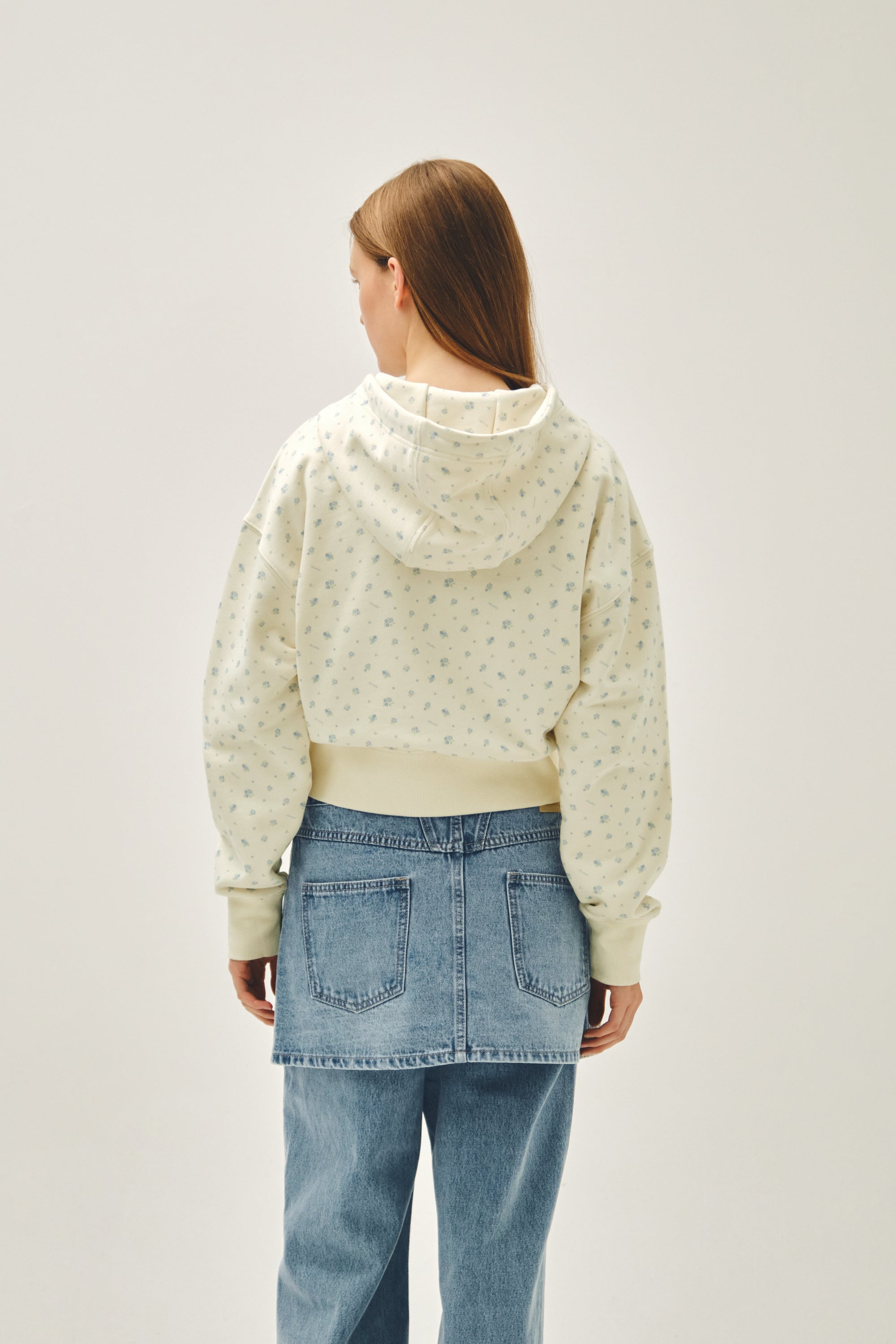 W Classic Logo Crop Hoodie Zipup Ivory