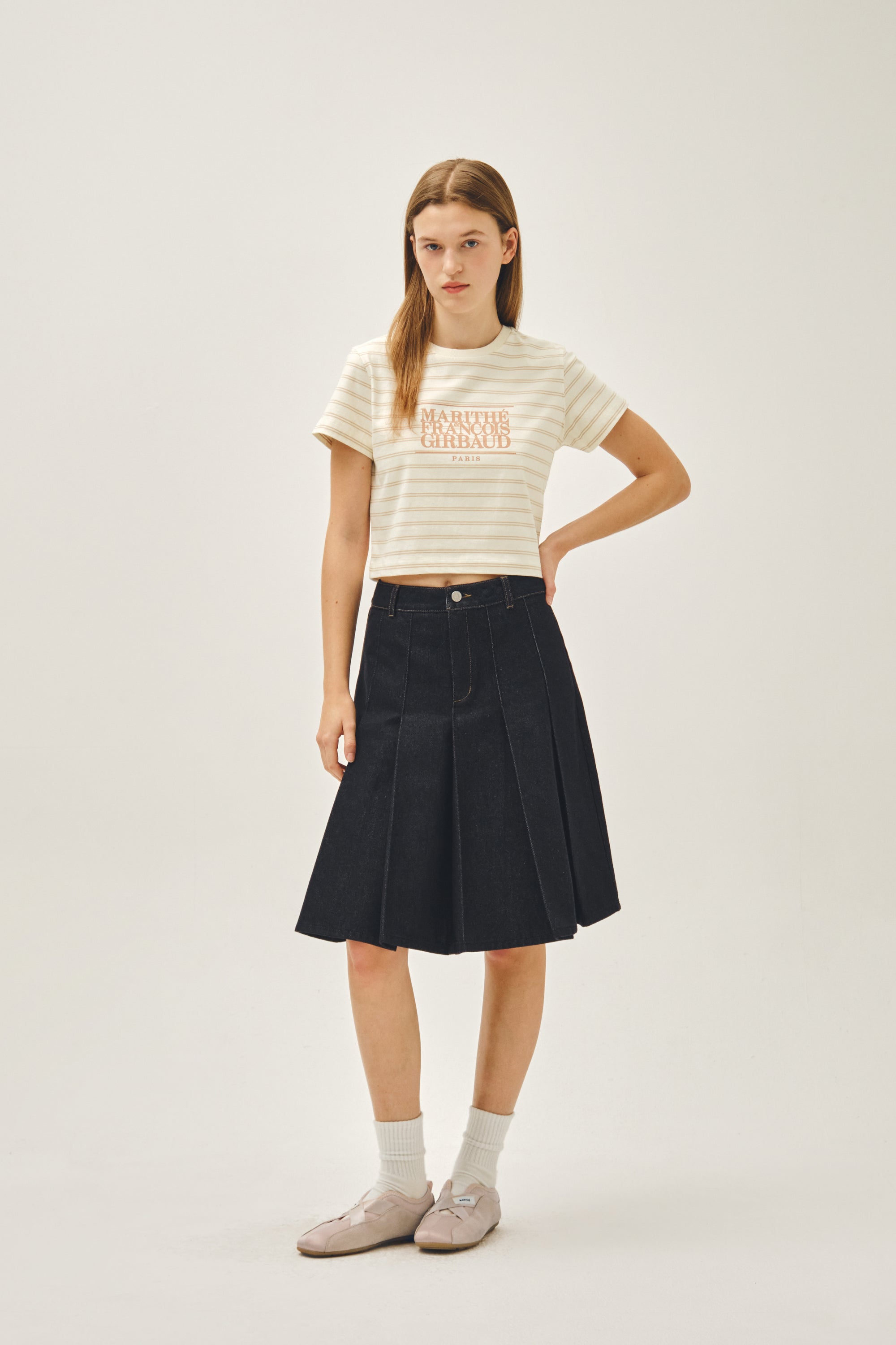 W Classic Logo Crop Tee Ivory