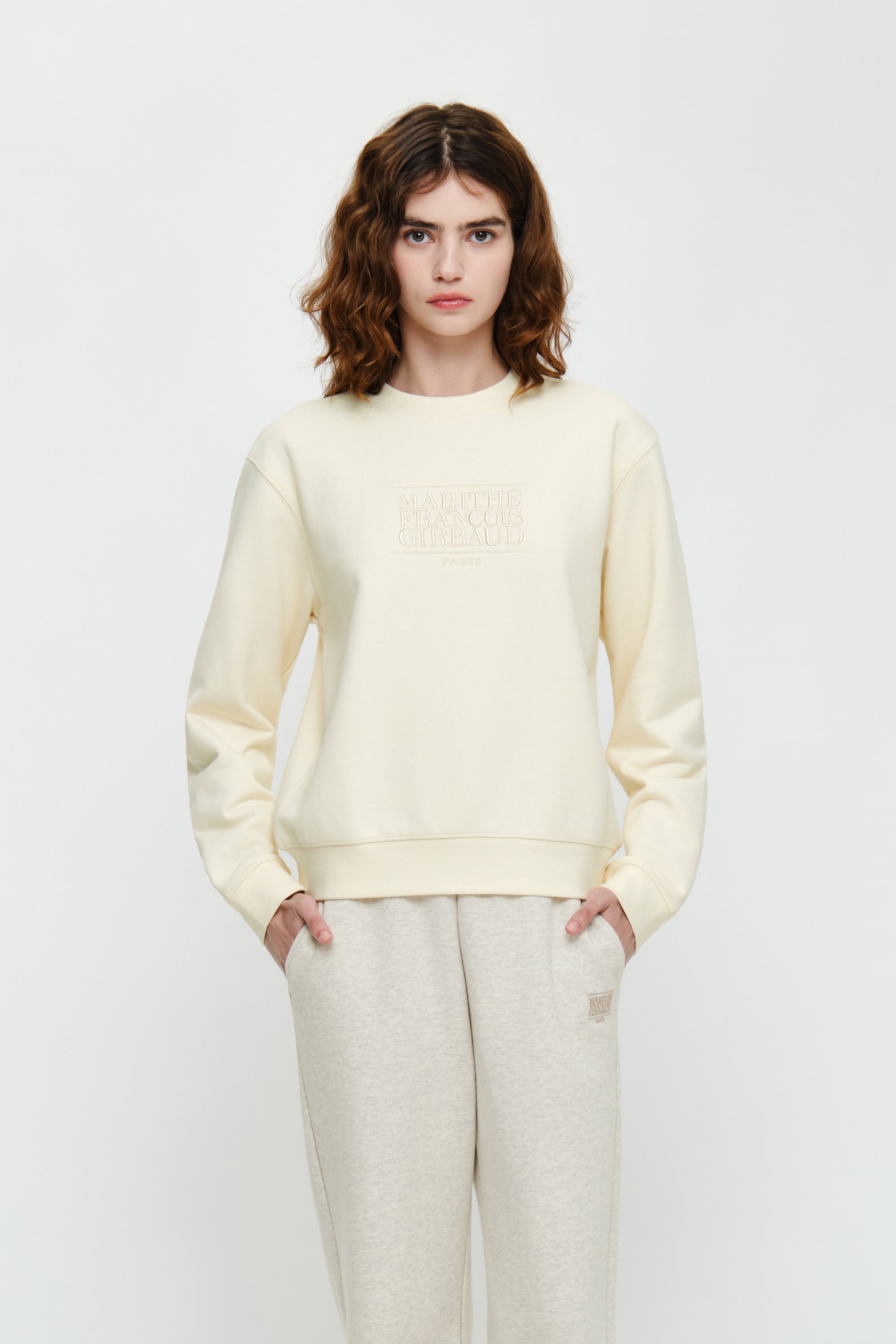 W Classic Logo Sweatshirt Cream