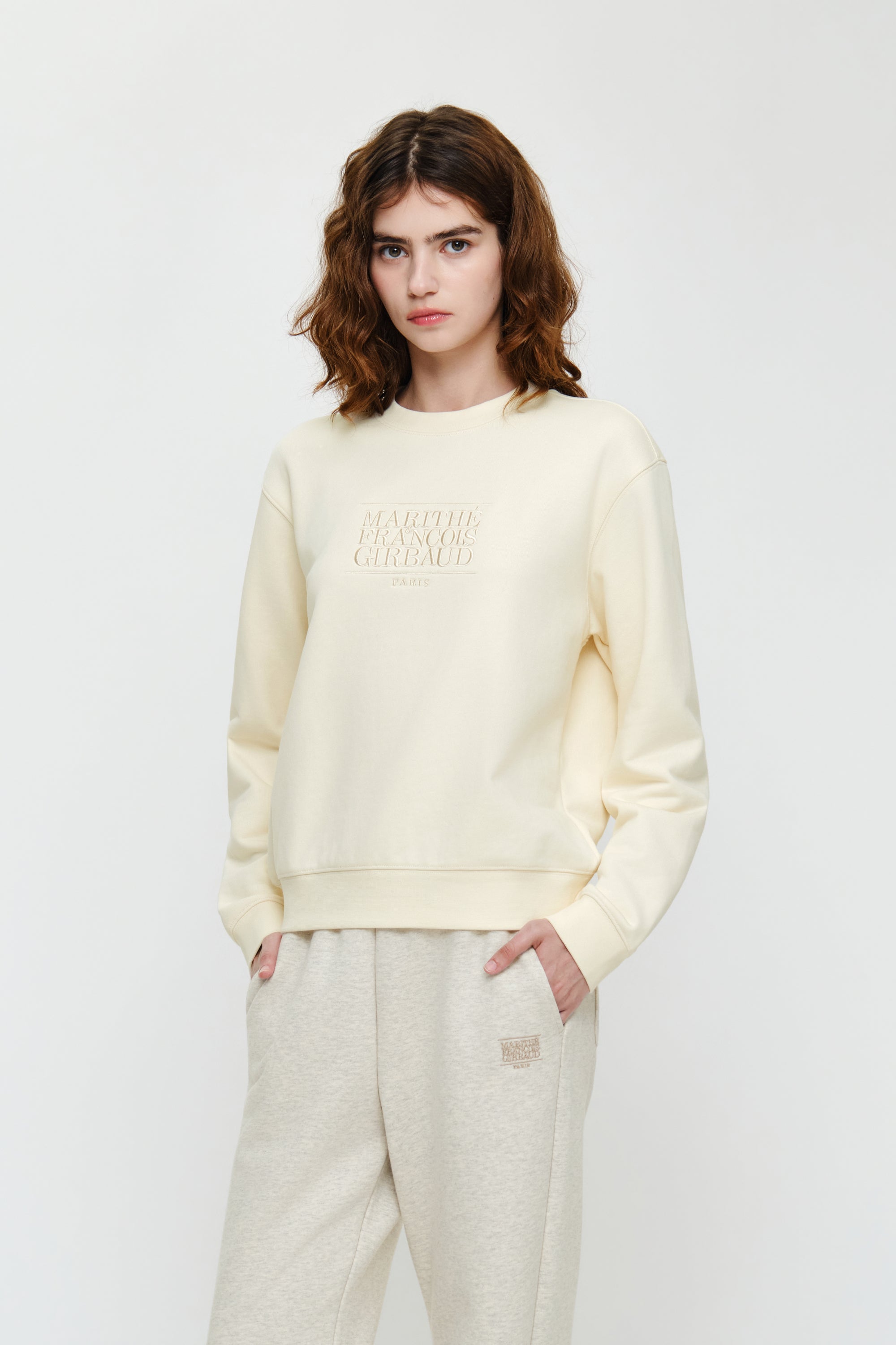 W Classic Logo Sweatshirt Cream