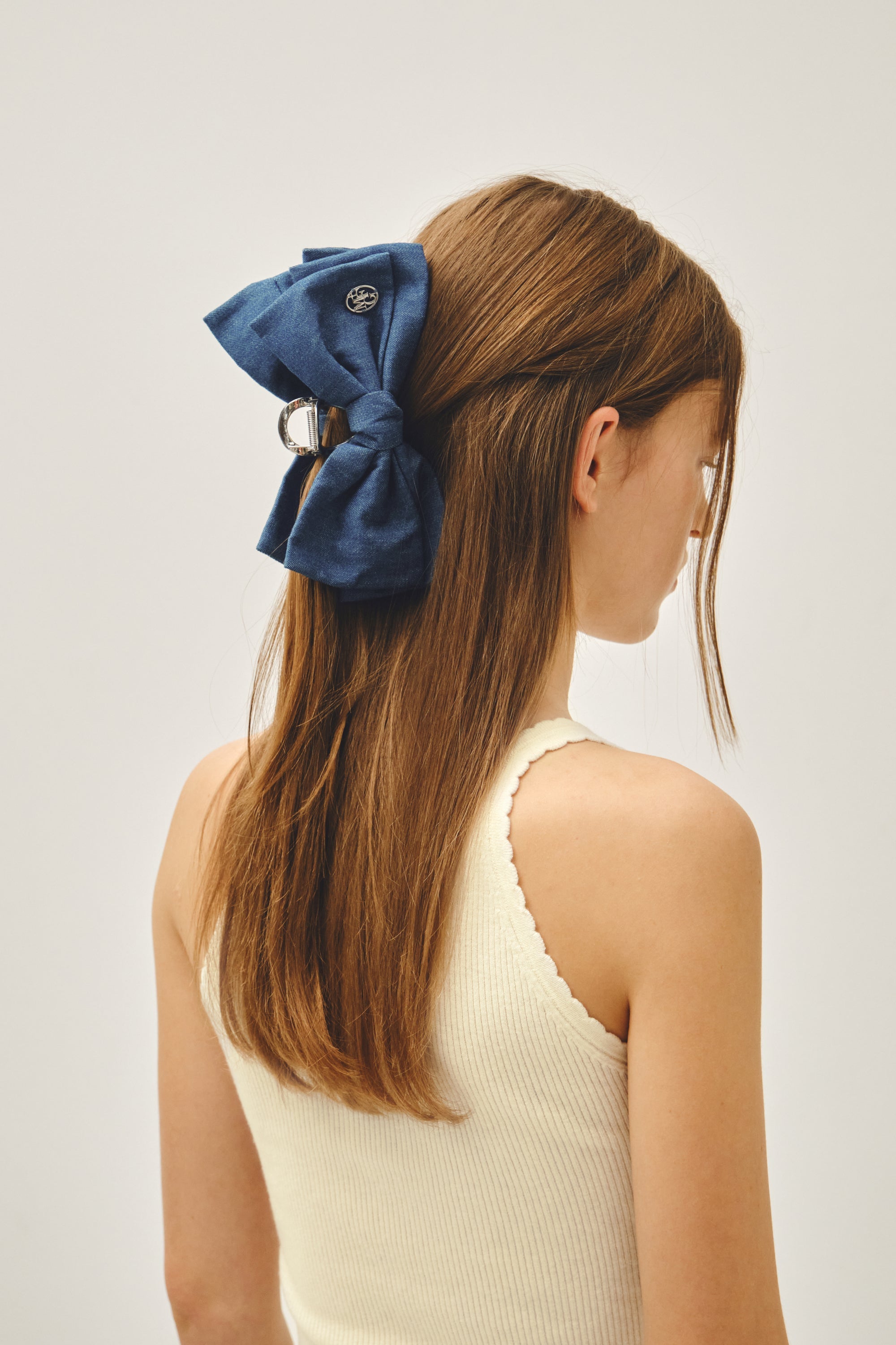 Circle Logo Ribbon Hair Clip Blue