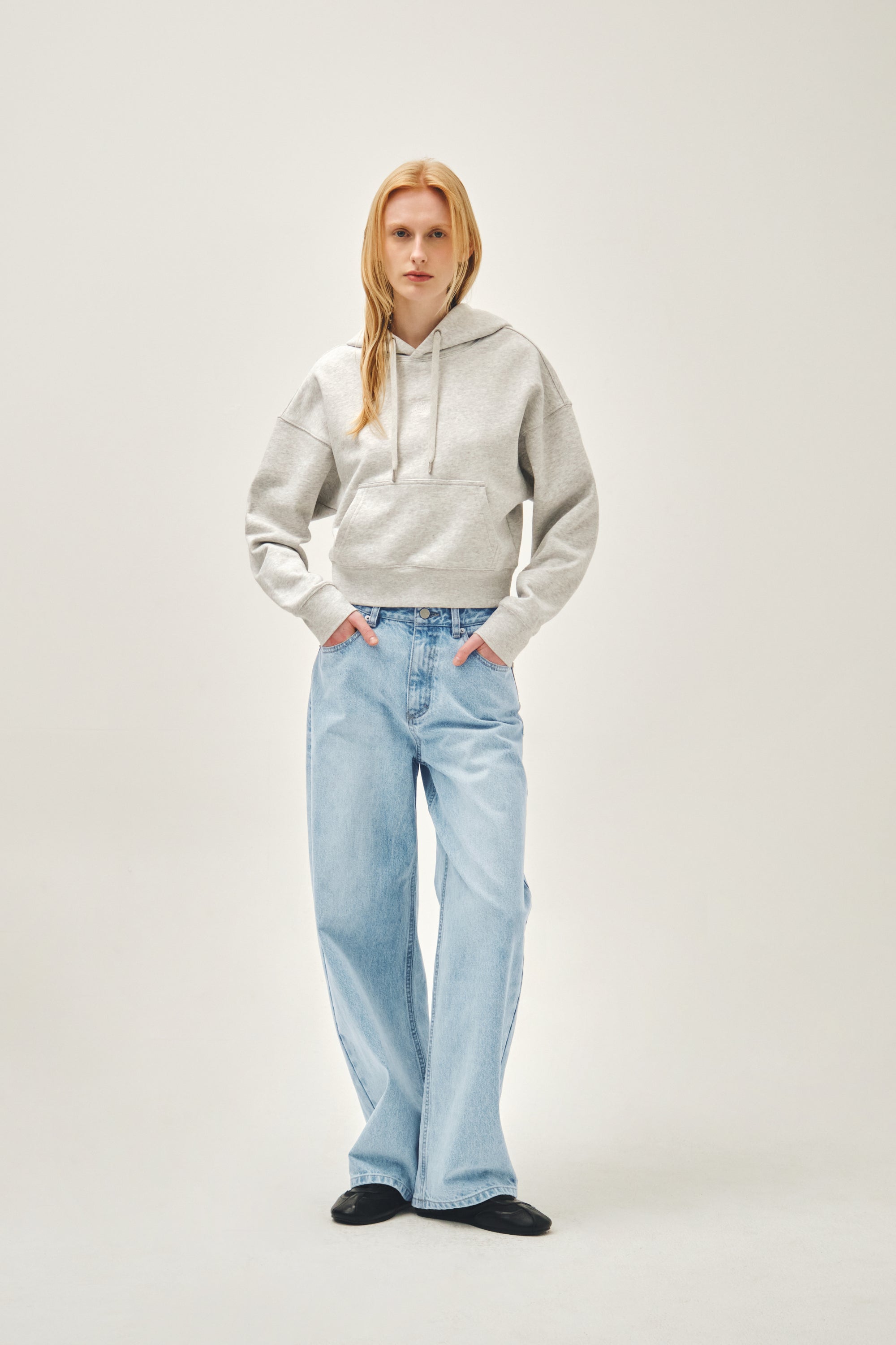 W Small Classic Logo Crop Hoodie Light Heather Gray