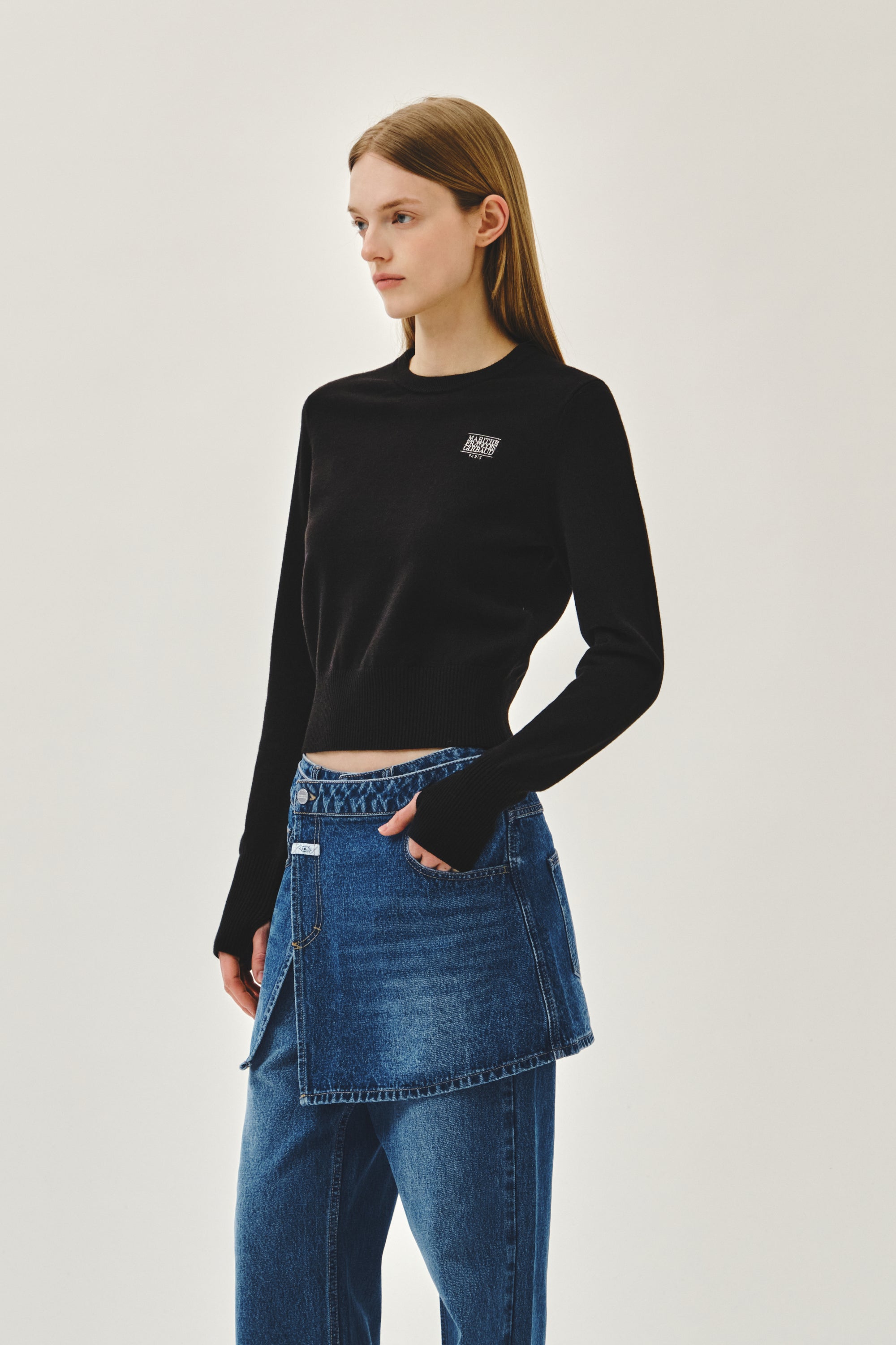 W Classic Logo Crop Hoodie Zipup Black