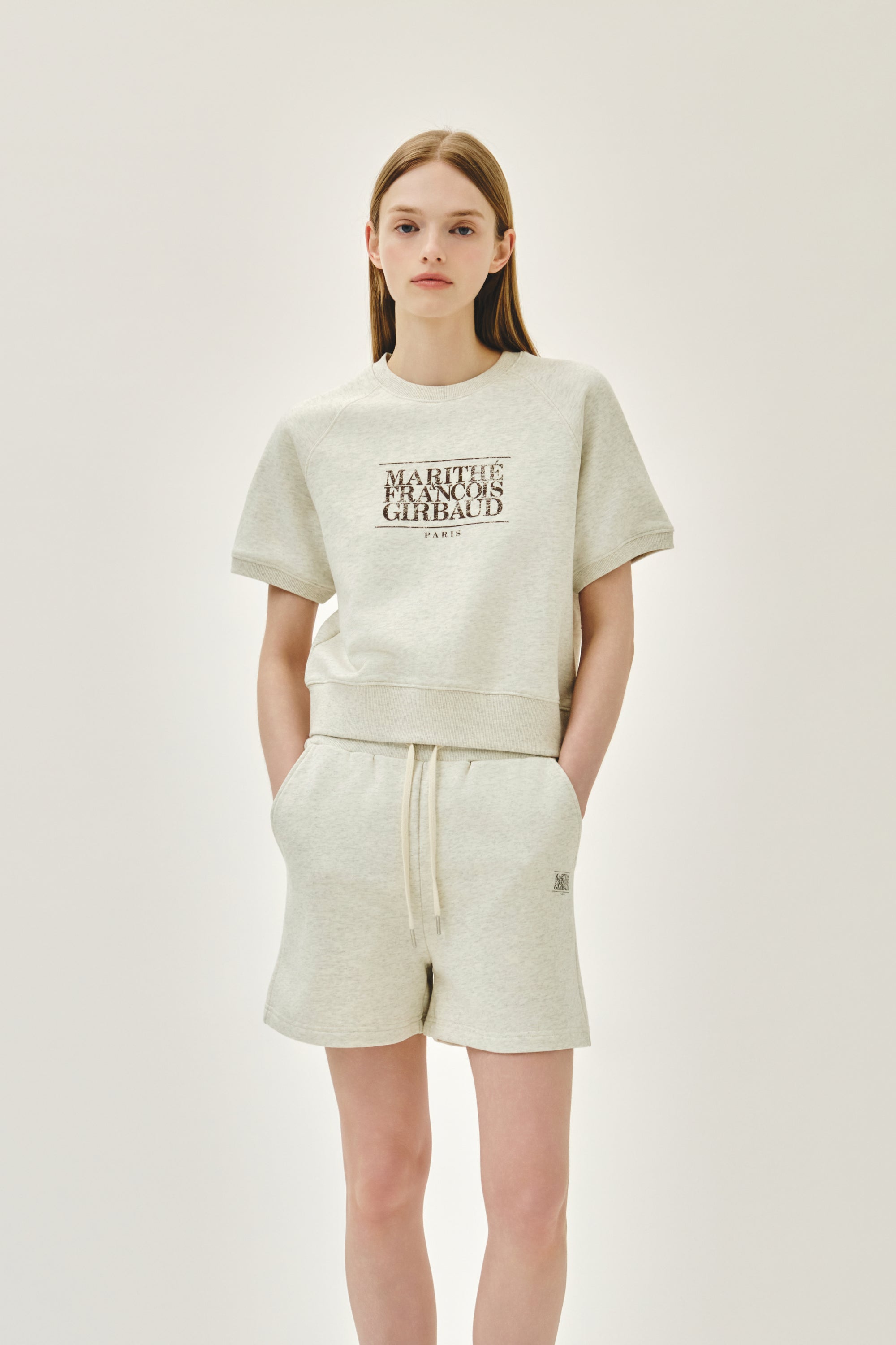 W Vintage Classic Logo Half Sweatshirt Oatmeal