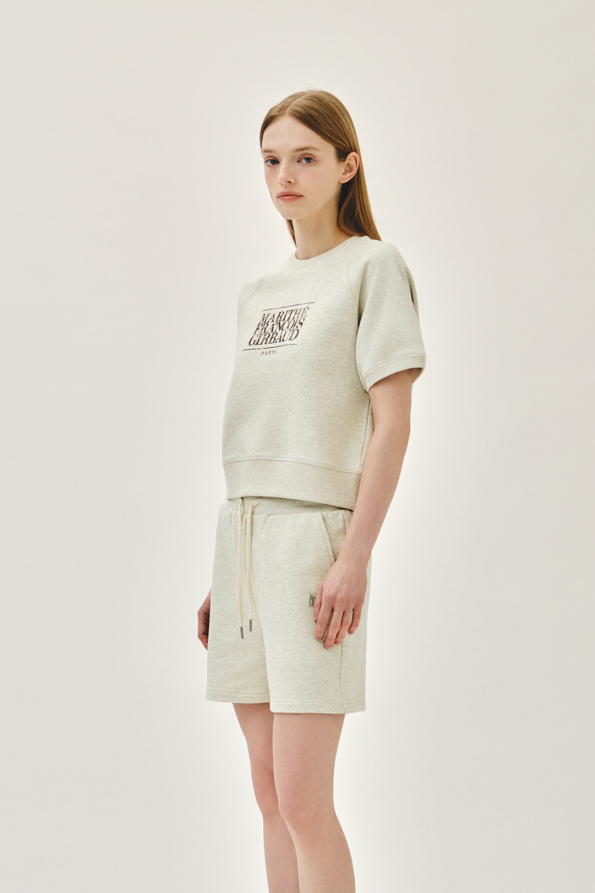 W Vintage Classic Logo Half Sweatshirt Oatmeal
