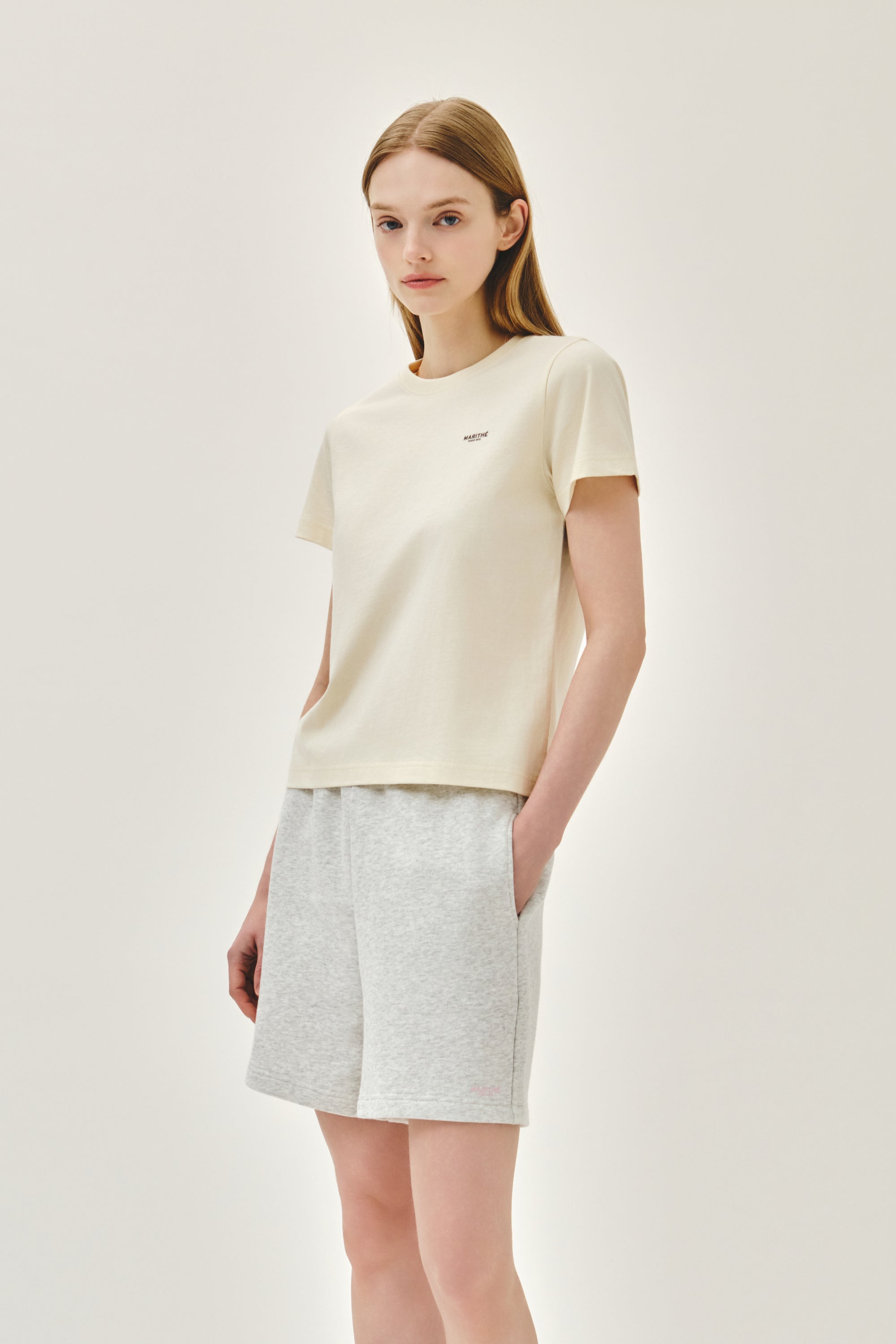 W Small Regular Logo Tee Cream