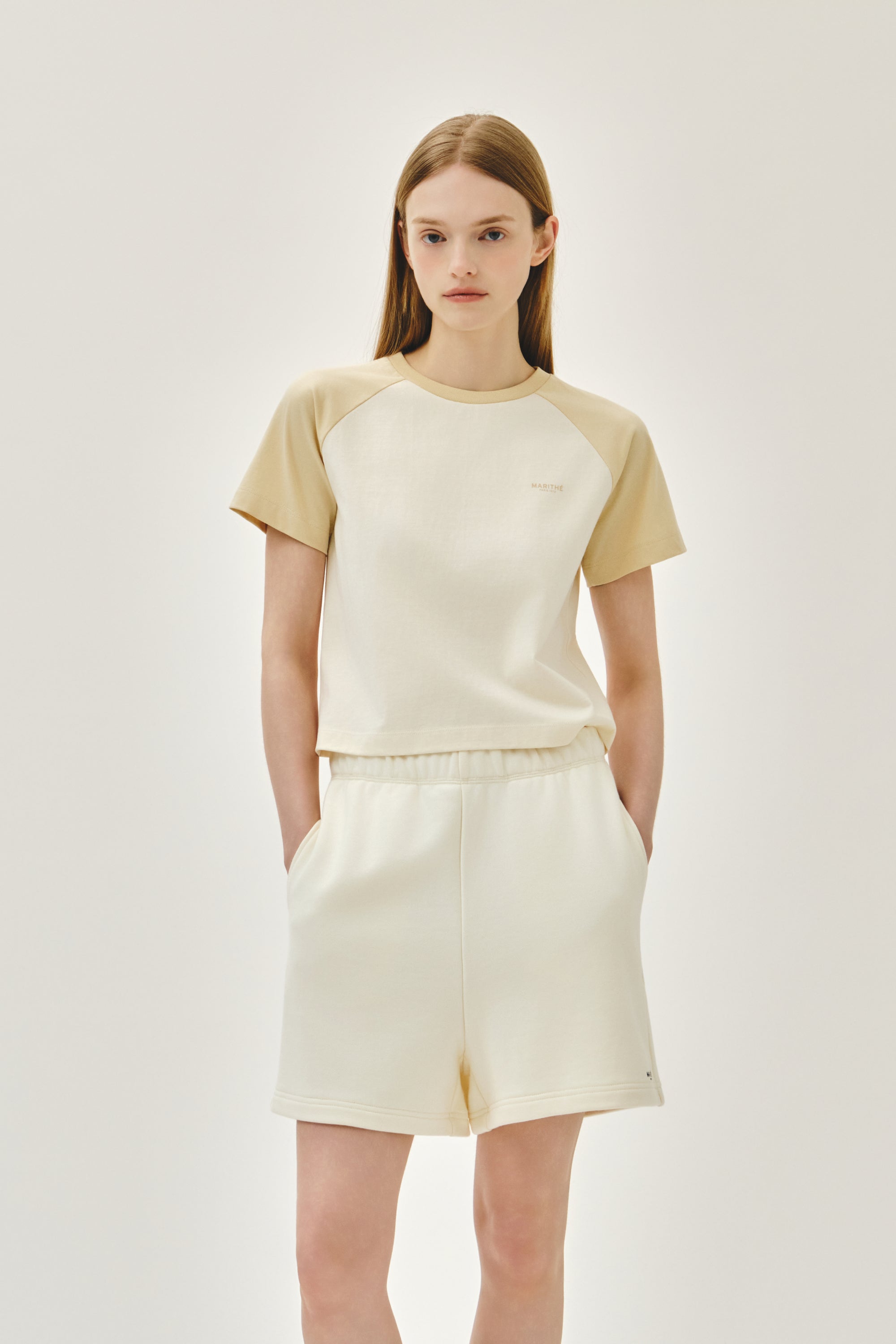 W Small Regular Logo Raglan Crop Tee Butter