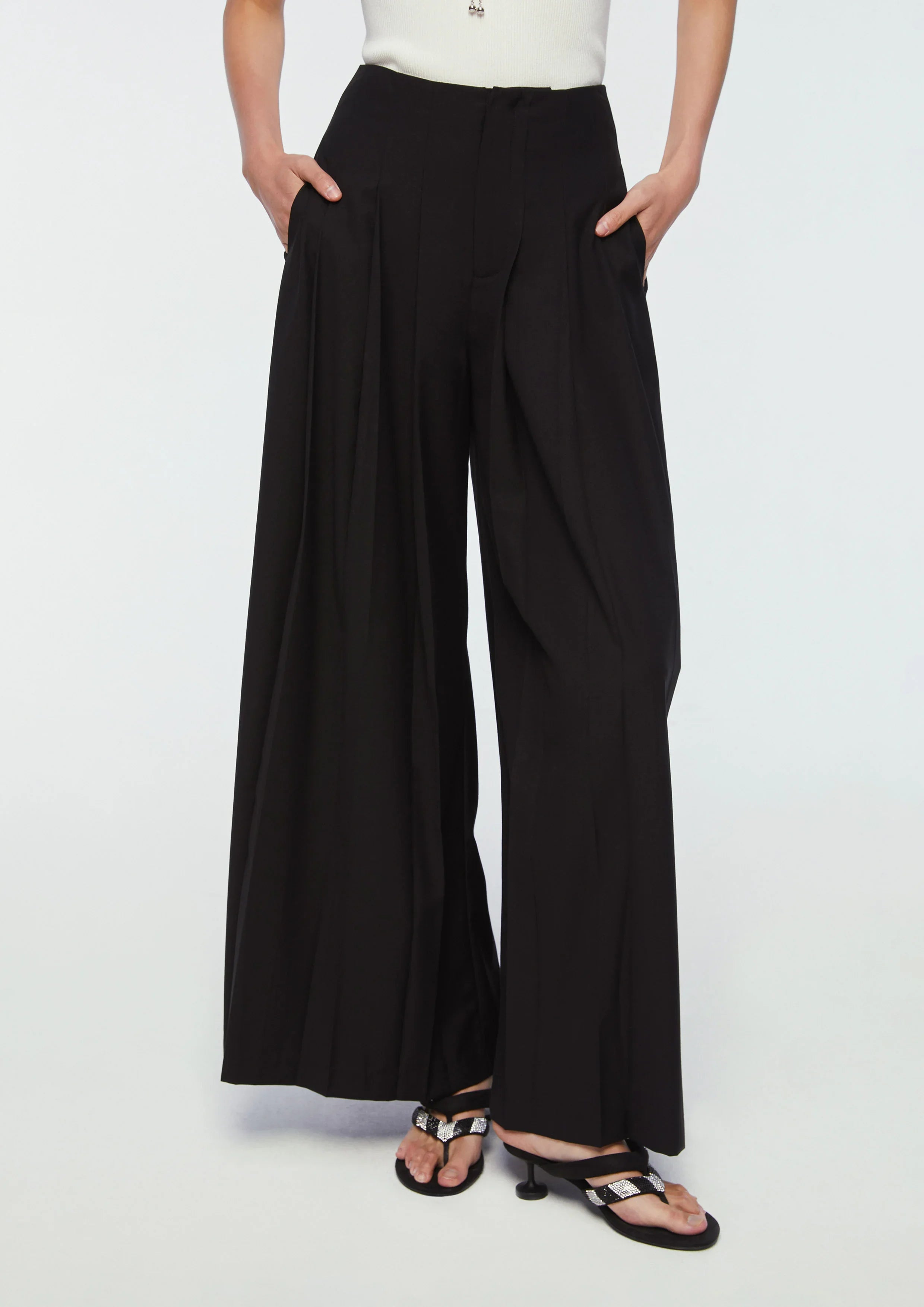 Pleated Long Pants