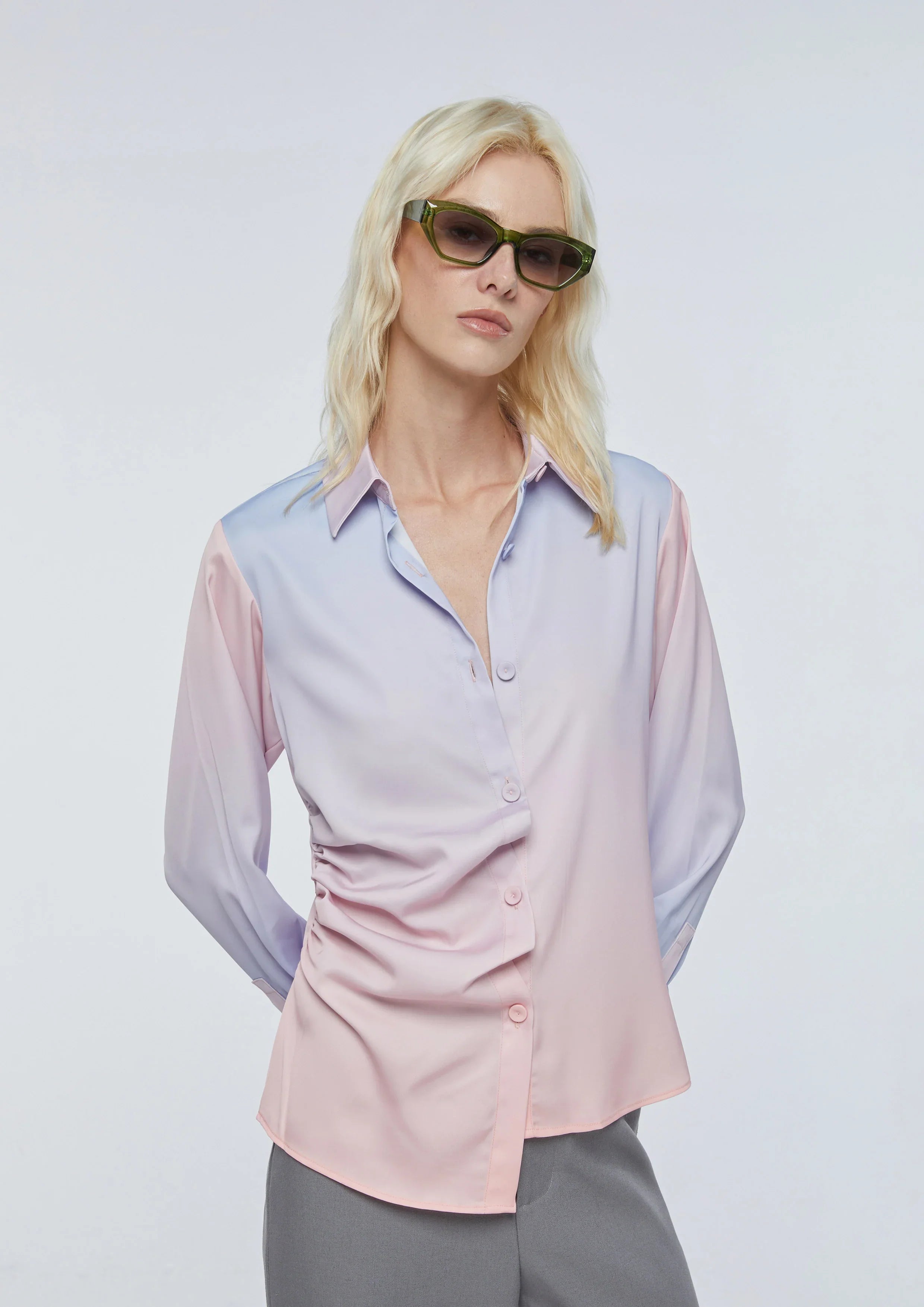 เสื้อเชิ้ต แขนยาว ไล่เฉดสี แต่งจับจีบ