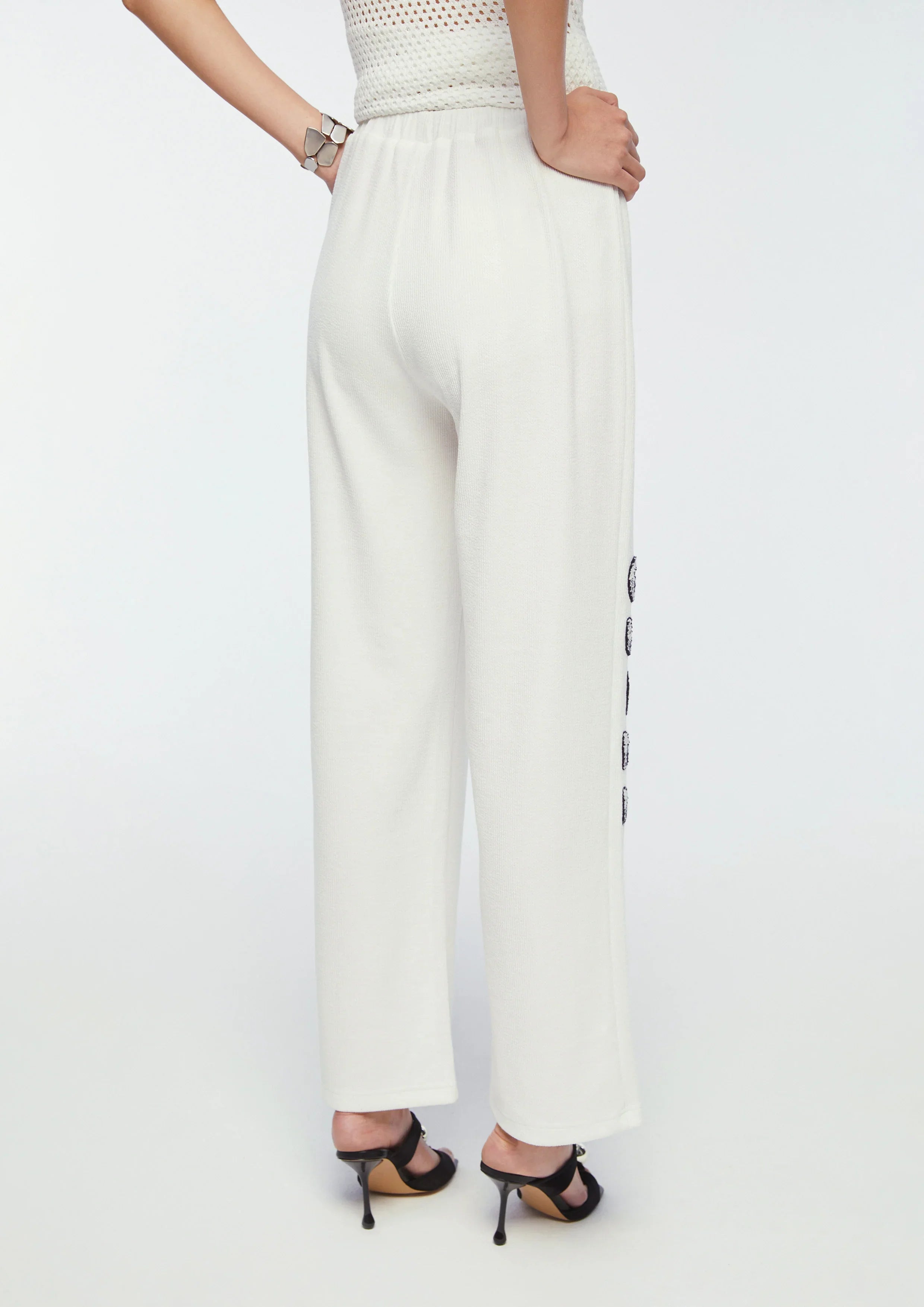 กางเกงขายาวปักโลโก้