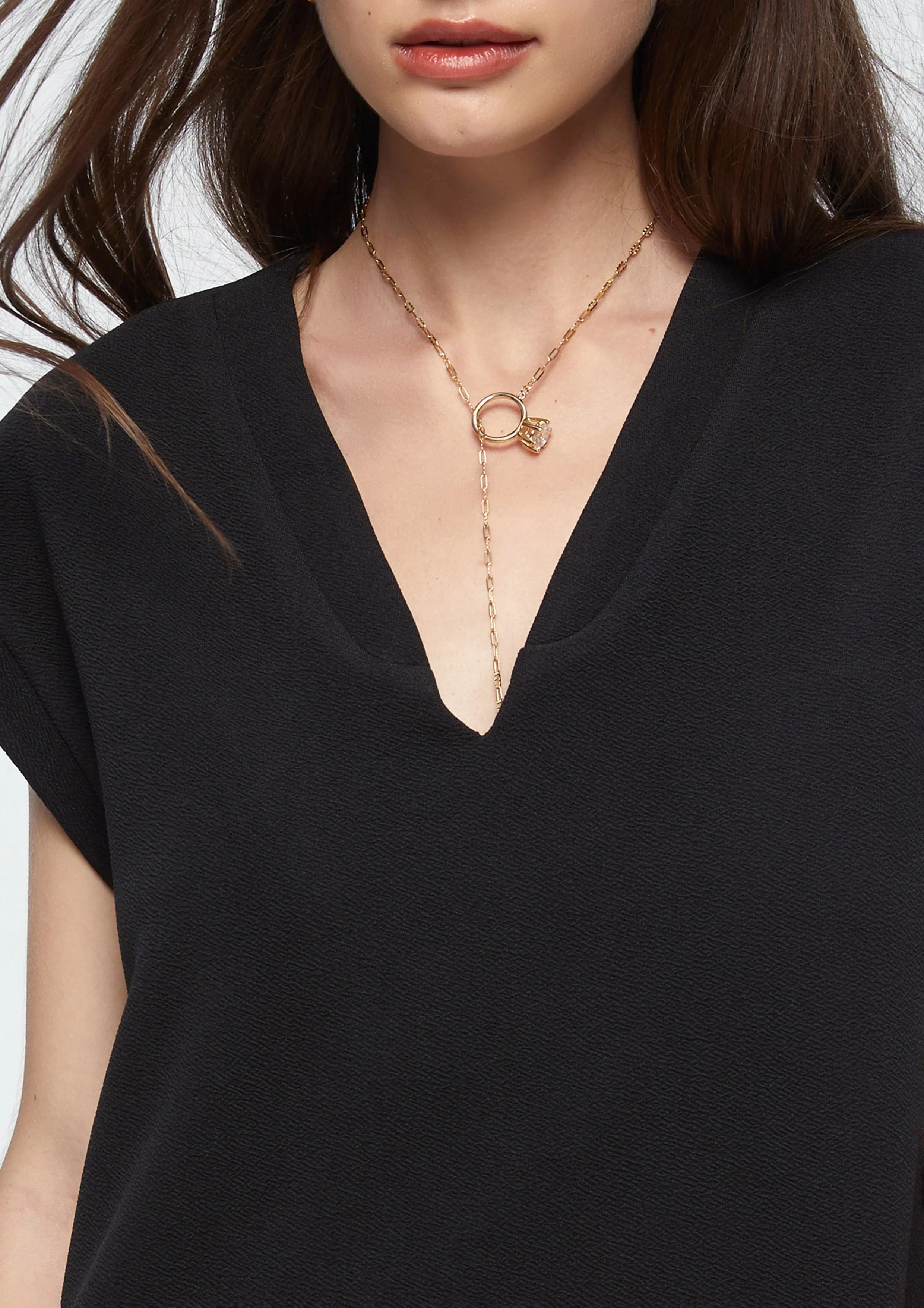 เดรสสั้น คอวี ทรงตรง