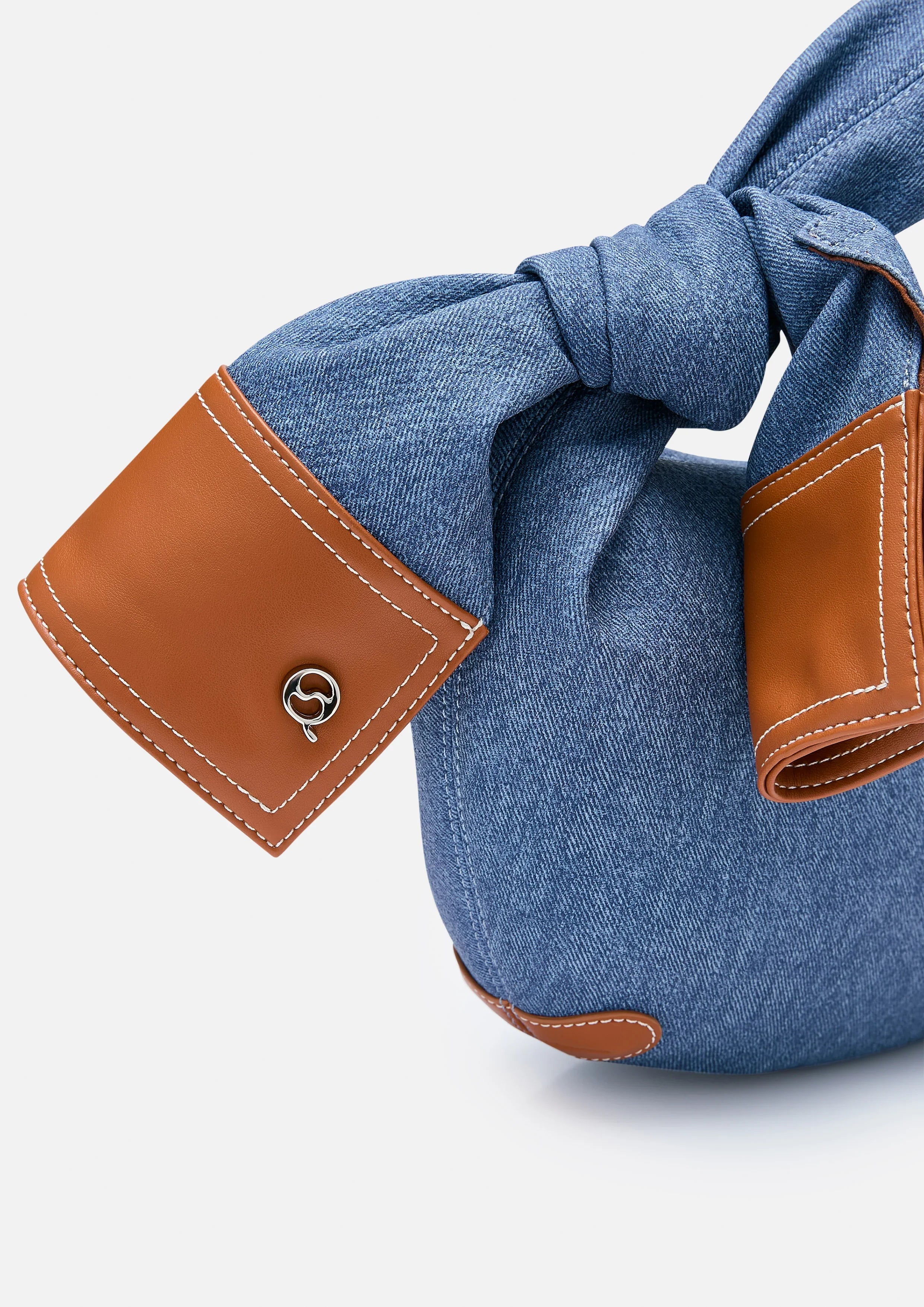 Shirtie Q Handle Bag