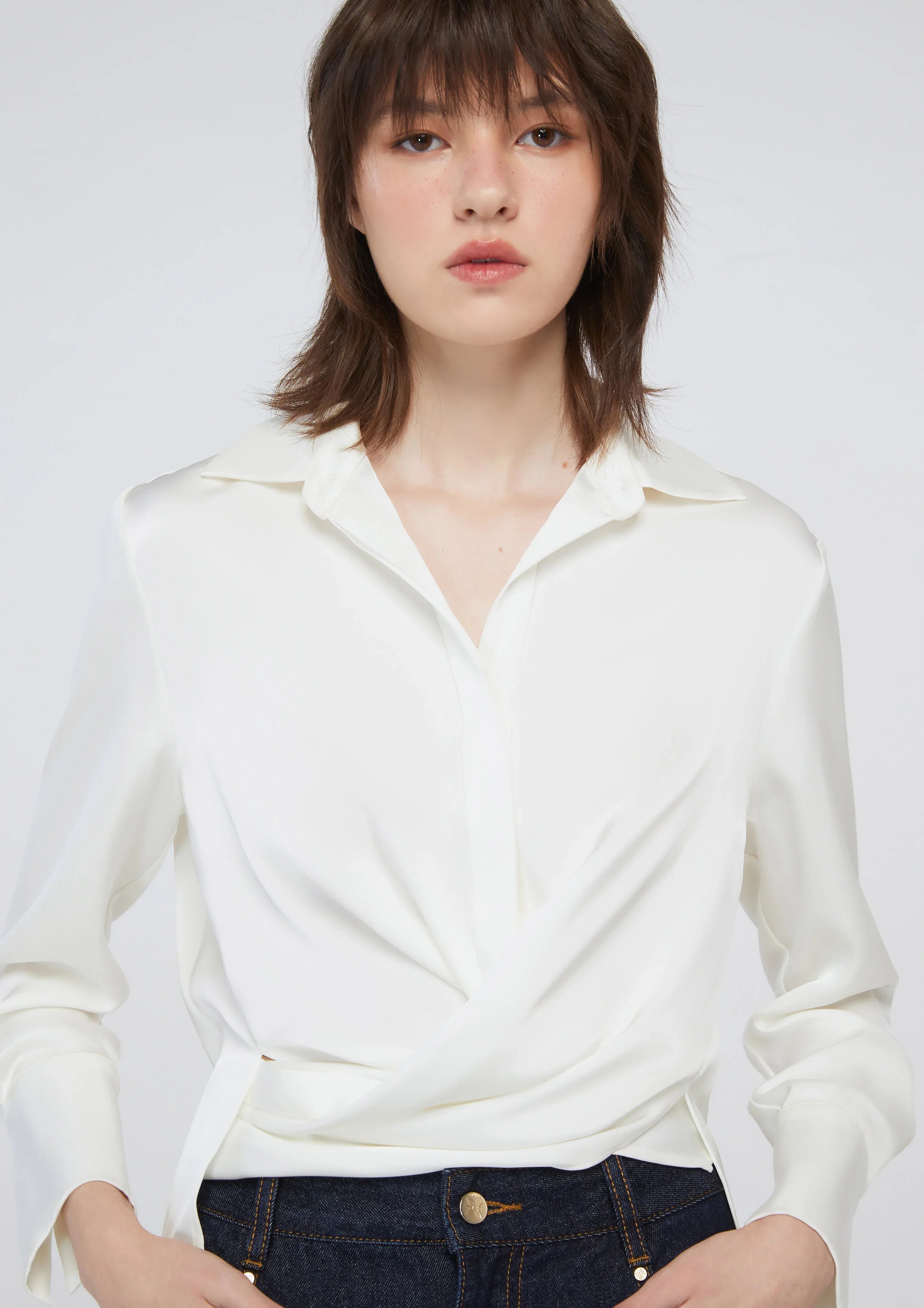 เสื้อเชิ้ตซาตินแขนยาว