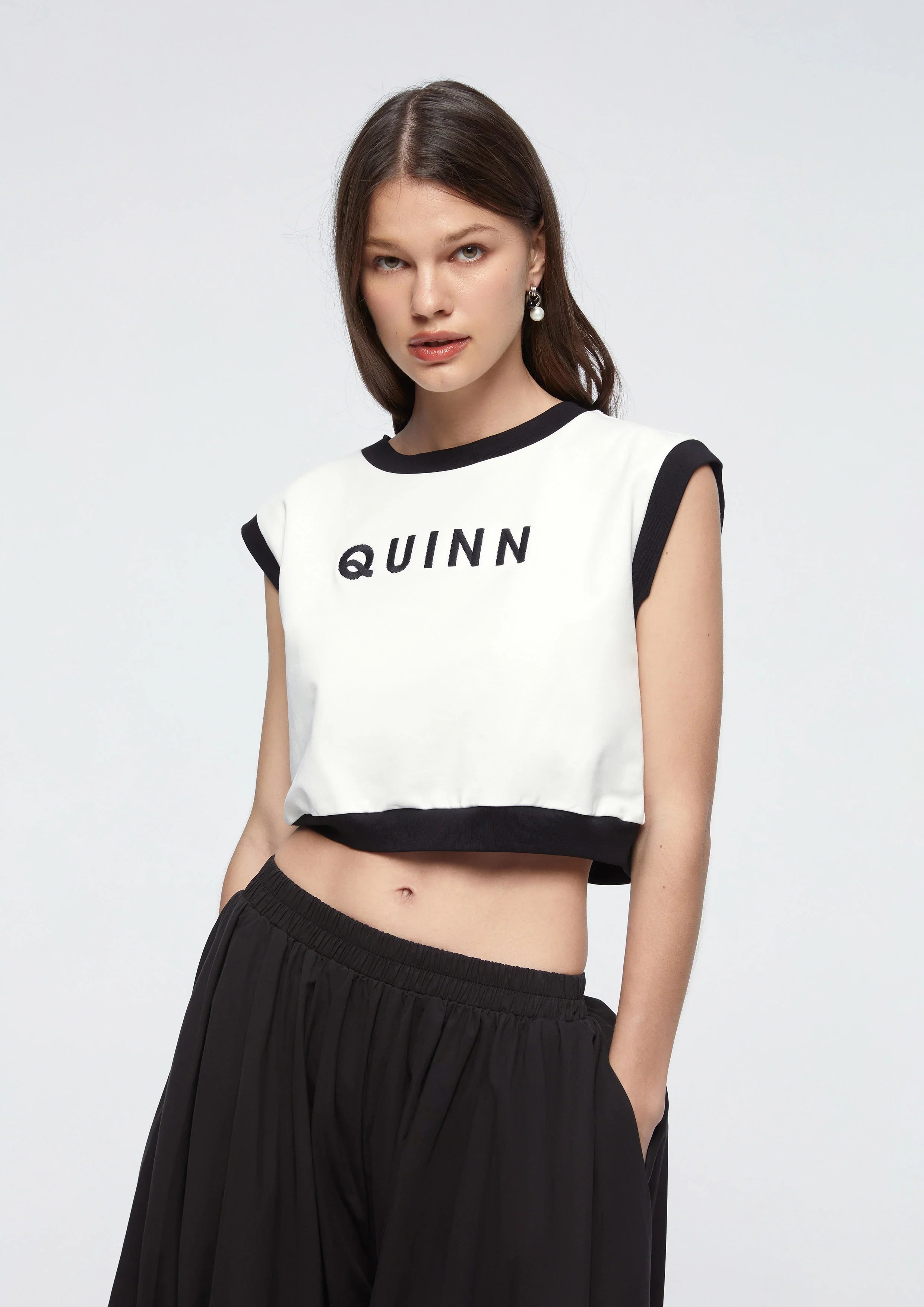 เสื้อครอปปักโลโก้