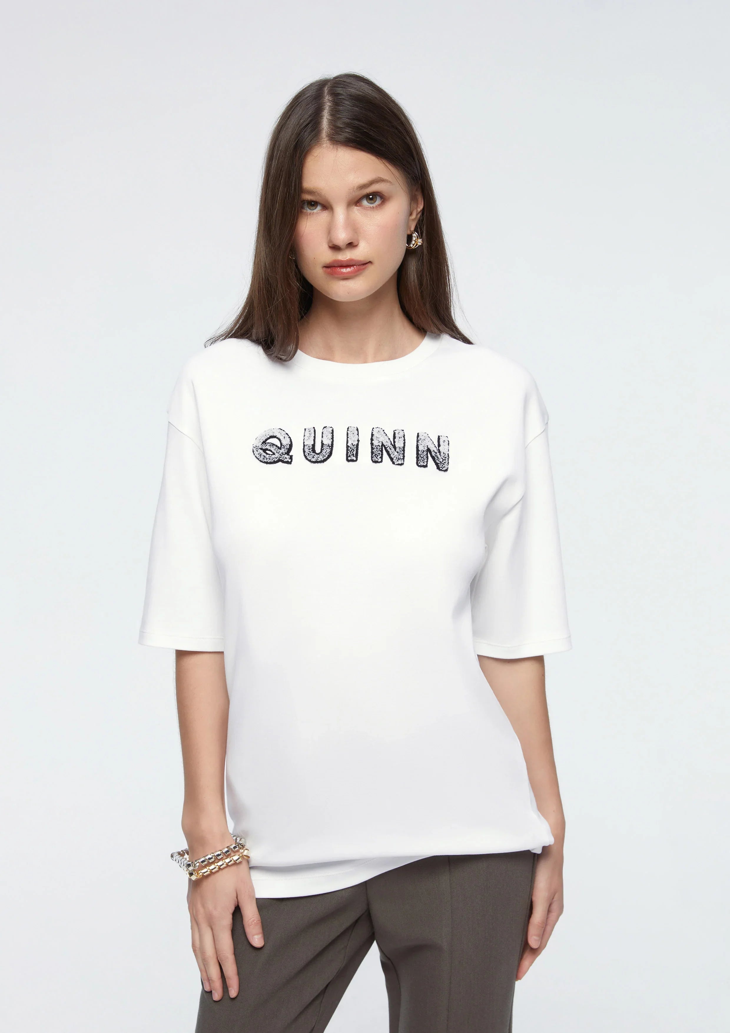 เสื้อยืดโอเวอร์ไซส์ปักโลโก้