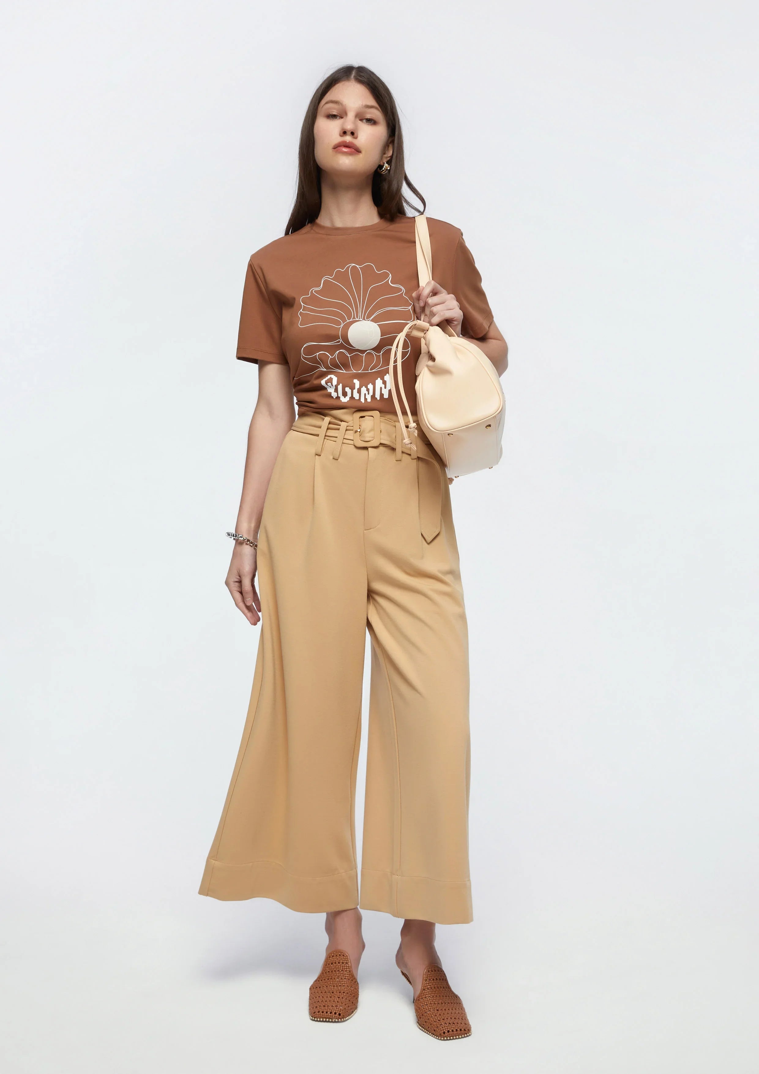 เสื้อยืดแขนสั้นพิมพ์ลาย