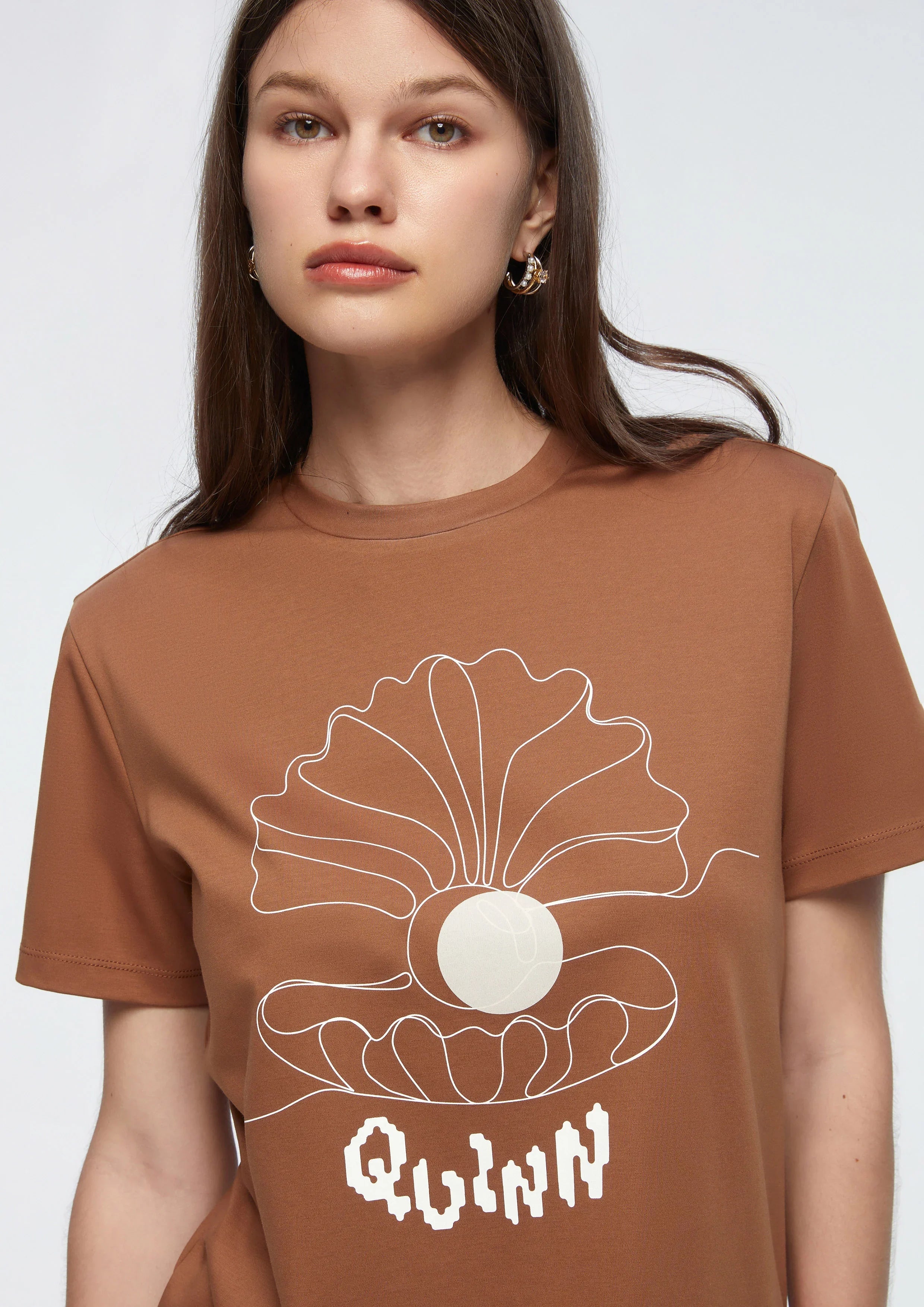 เสื้อยืดแขนสั้นพิมพ์ลาย