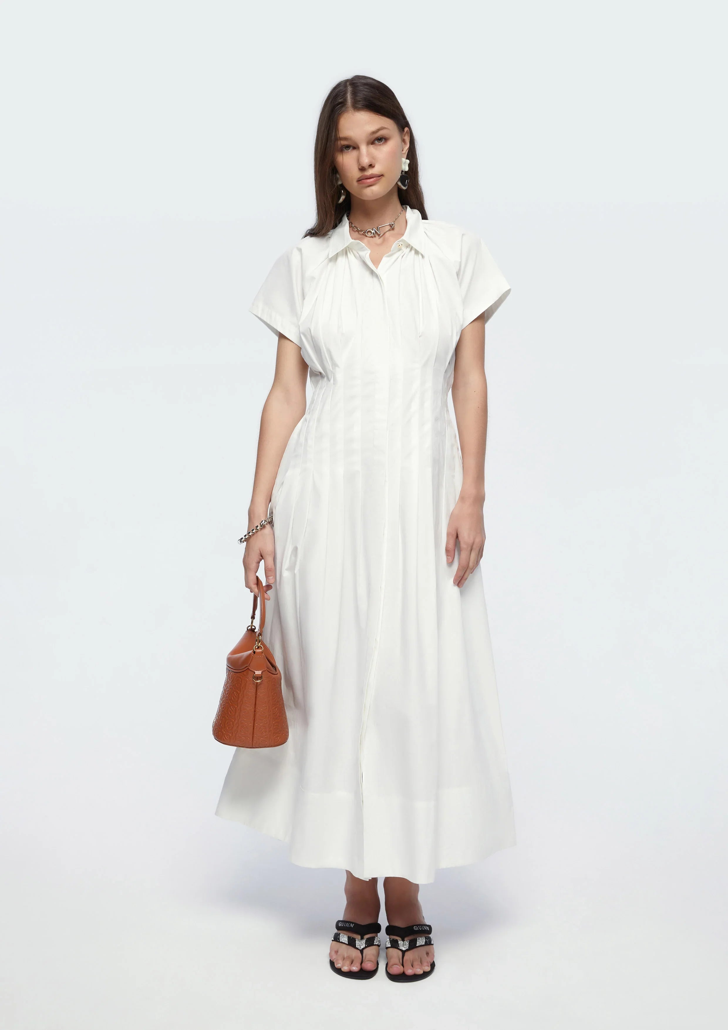 เดรสยาวจับจีบกระโปรงระบาย