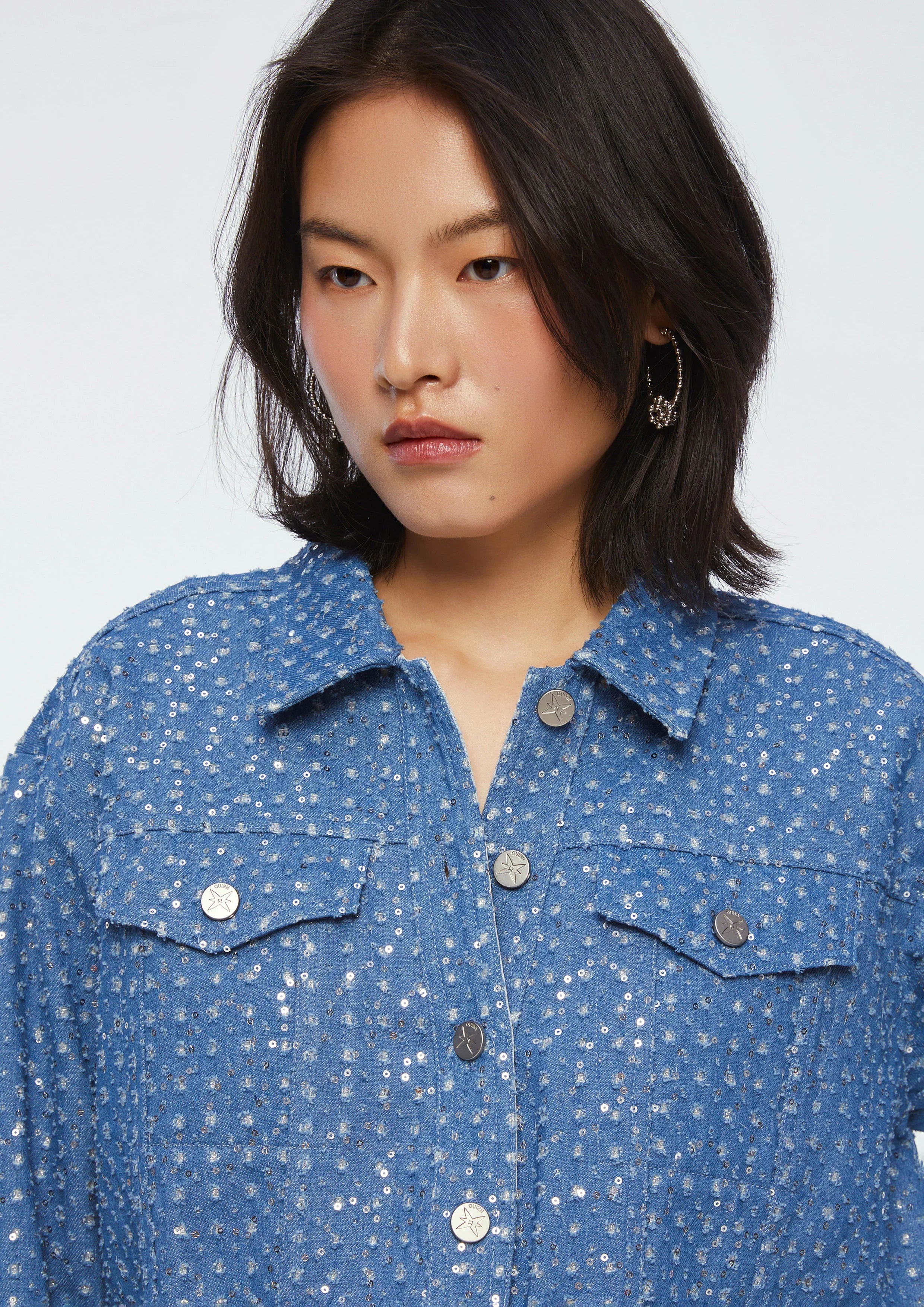 เสื้อแจ็คเก็ตเดนิมแต่งเลื่อม