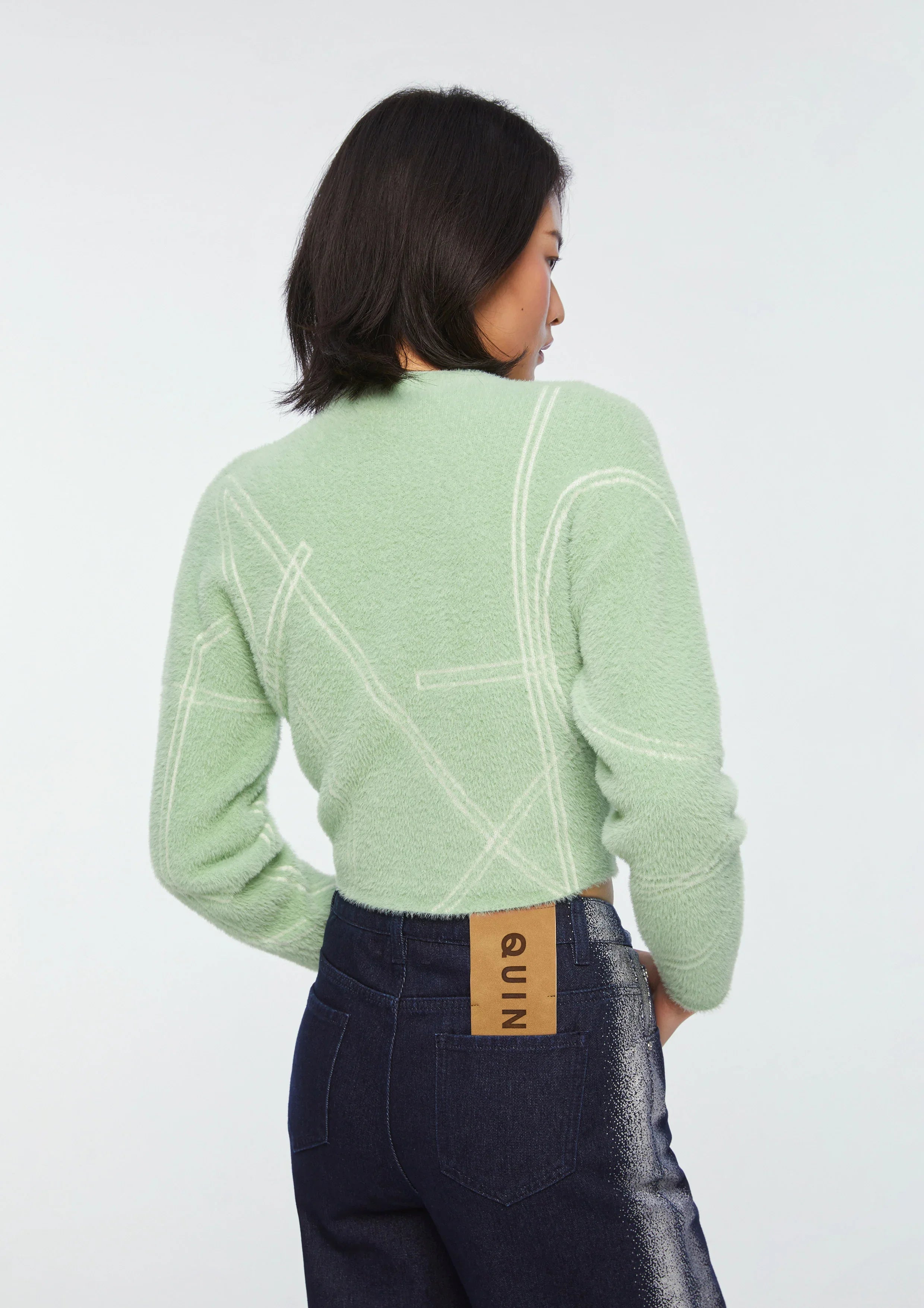 เสื้อกันหนาวแขนยาวปักลาย