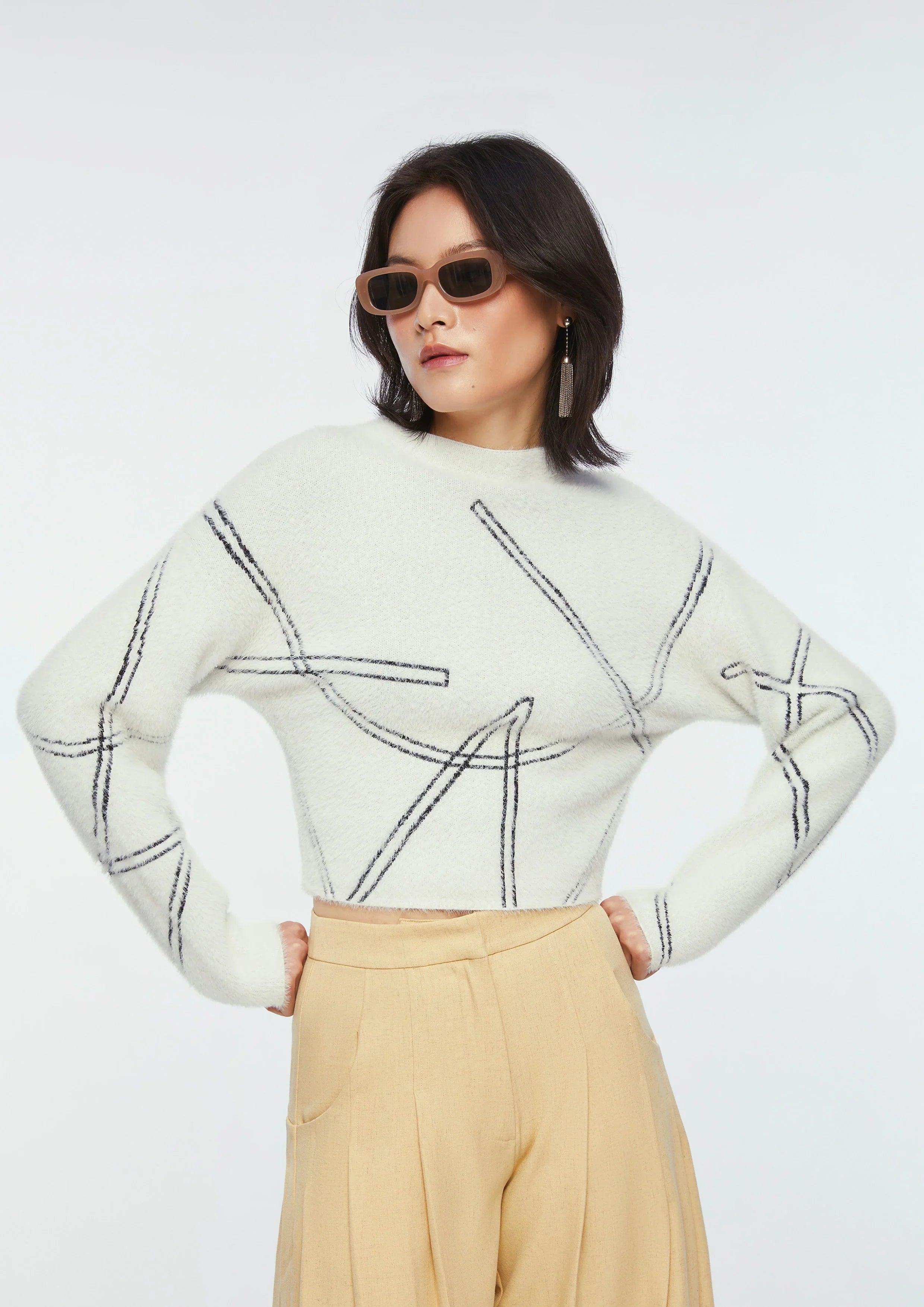 เสื้อกันหนาวแขนยาวปักลาย