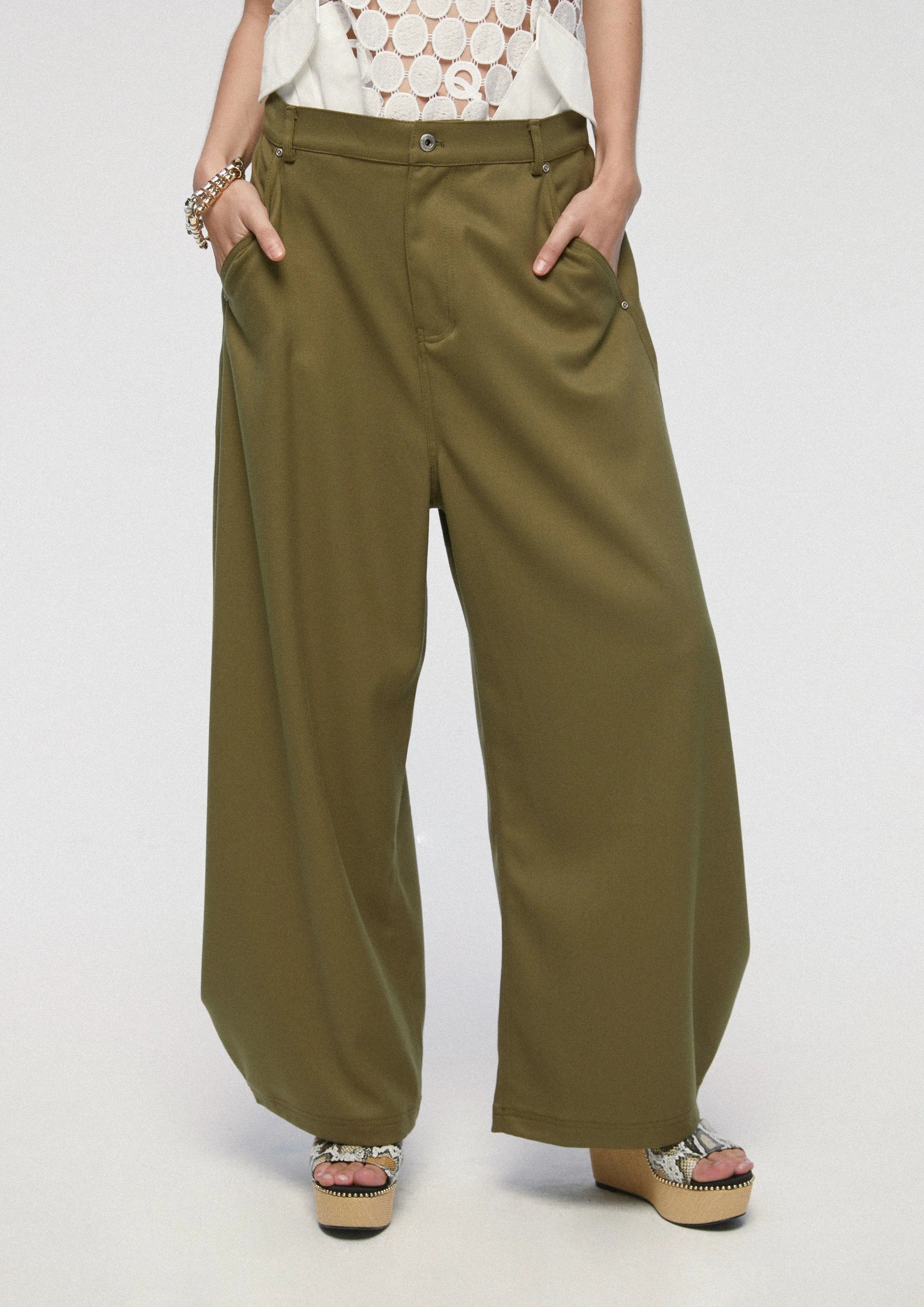 กางเกง ทรงขากว้าง ดีเทลเข้ารูป